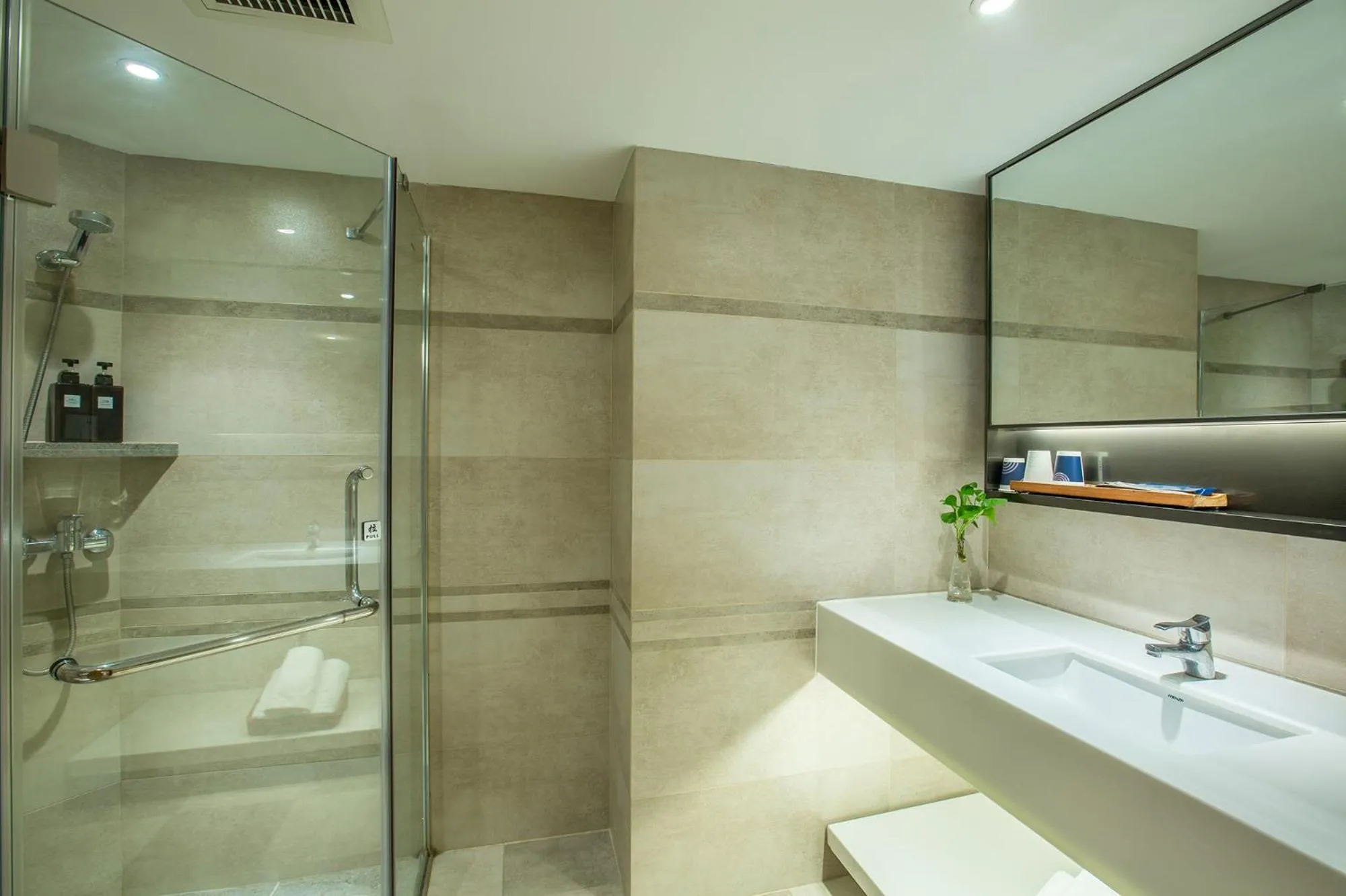 Shower in Home Inn Guiyang Railway Station