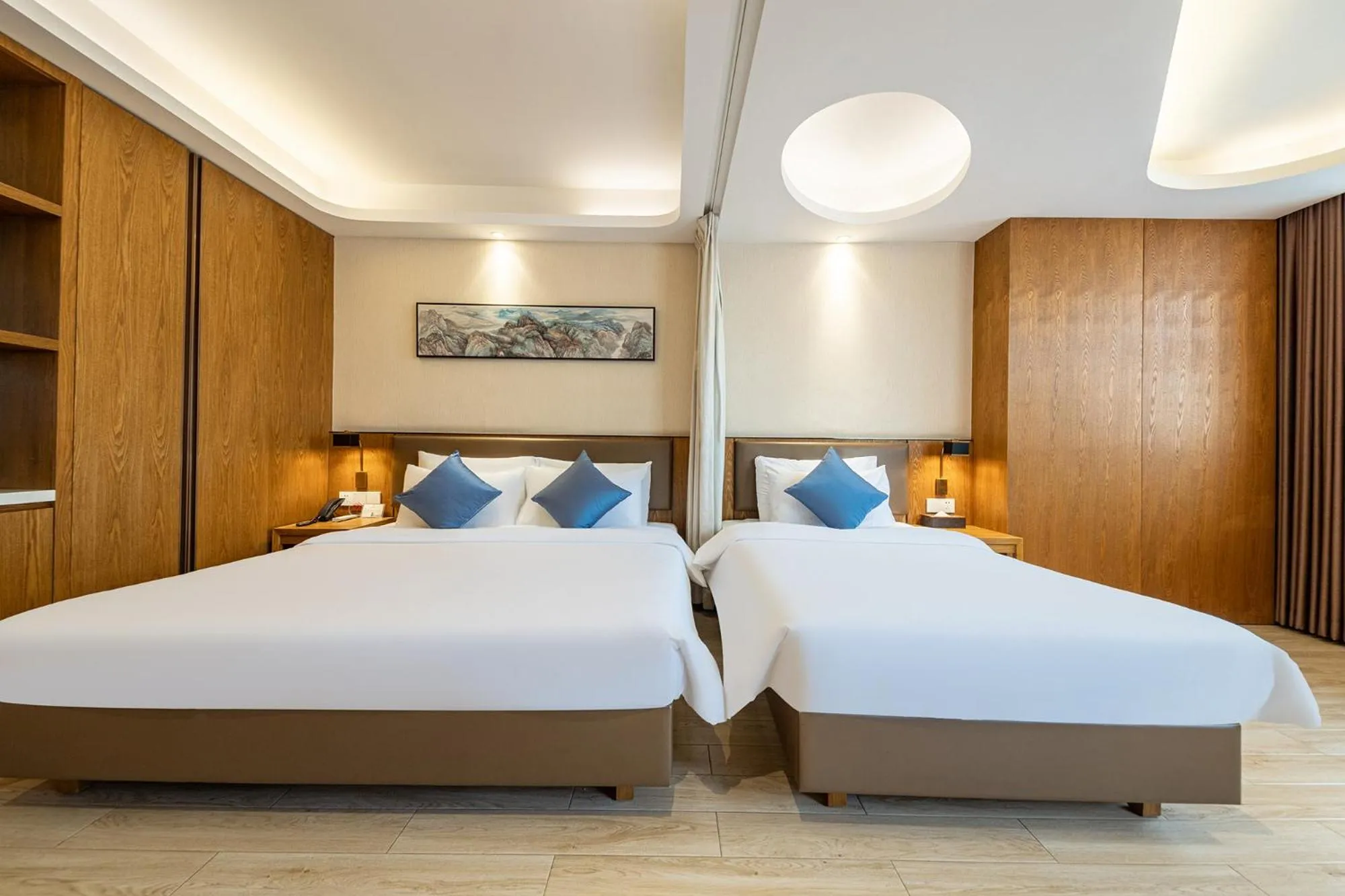 Bed in Home Inn Guiyang Railway Station