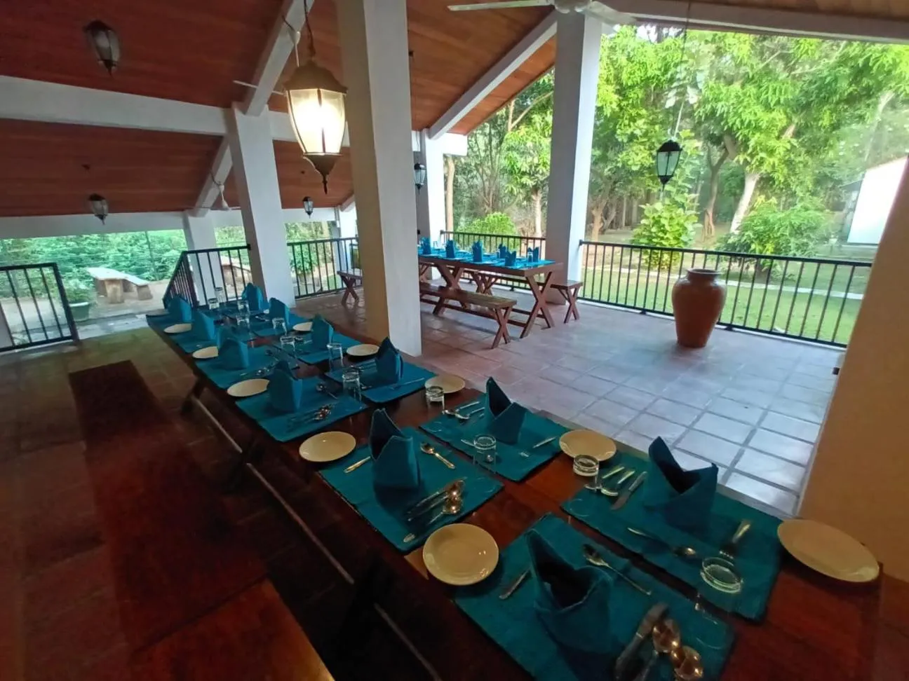 Restaurant/places to eat in Dambulu Oya Family Park