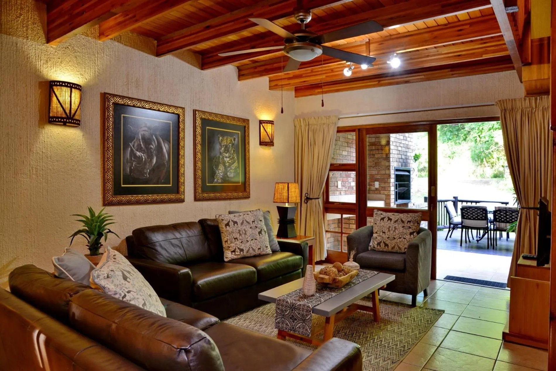 Living room in Cambalala - Luxury Units - in Kruger Park Lodge - Serviced Daily, Free Wi-Fi