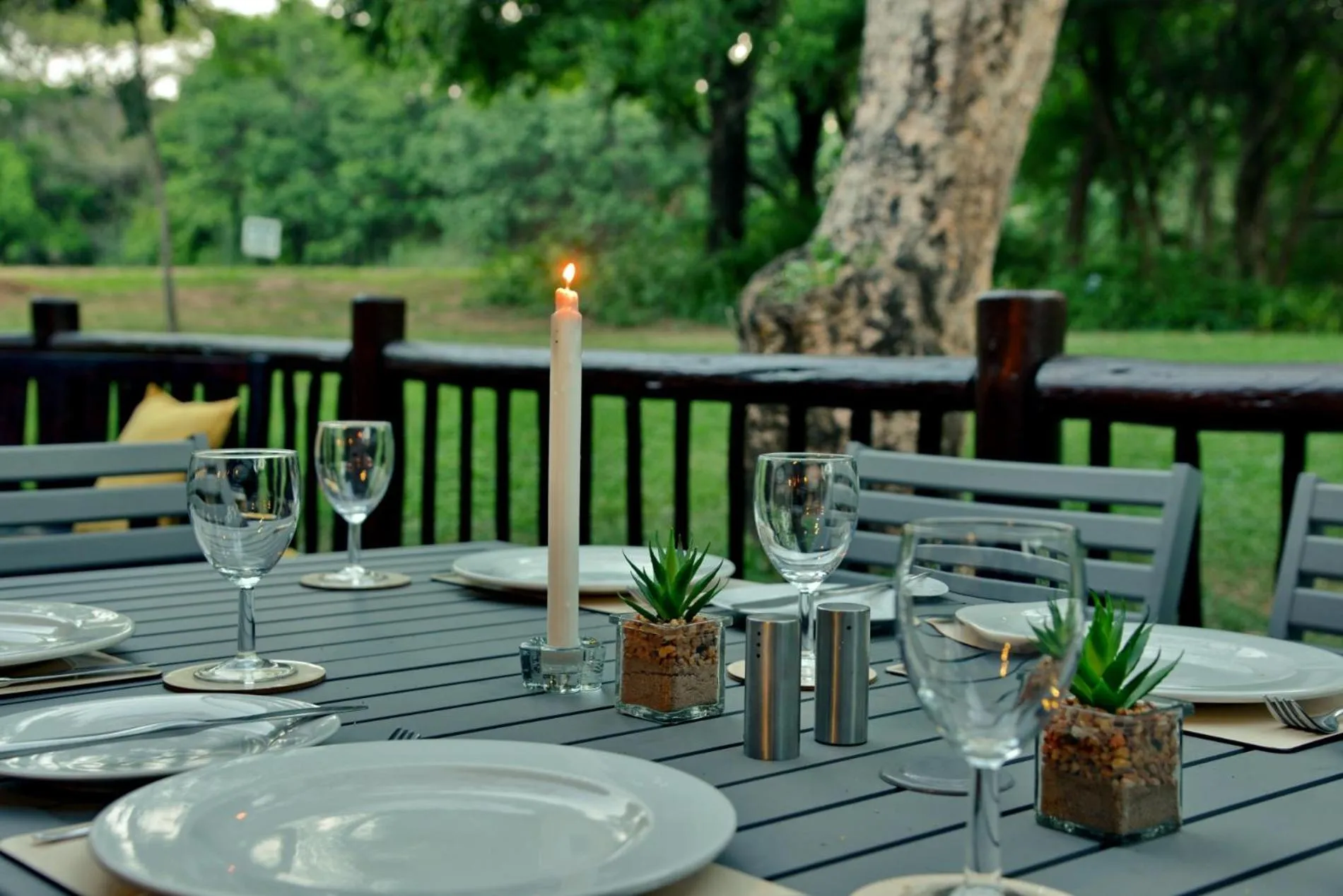 Patio in Cambalala - Luxury Units - in Kruger Park Lodge - Serviced Daily, Free Wi-Fi