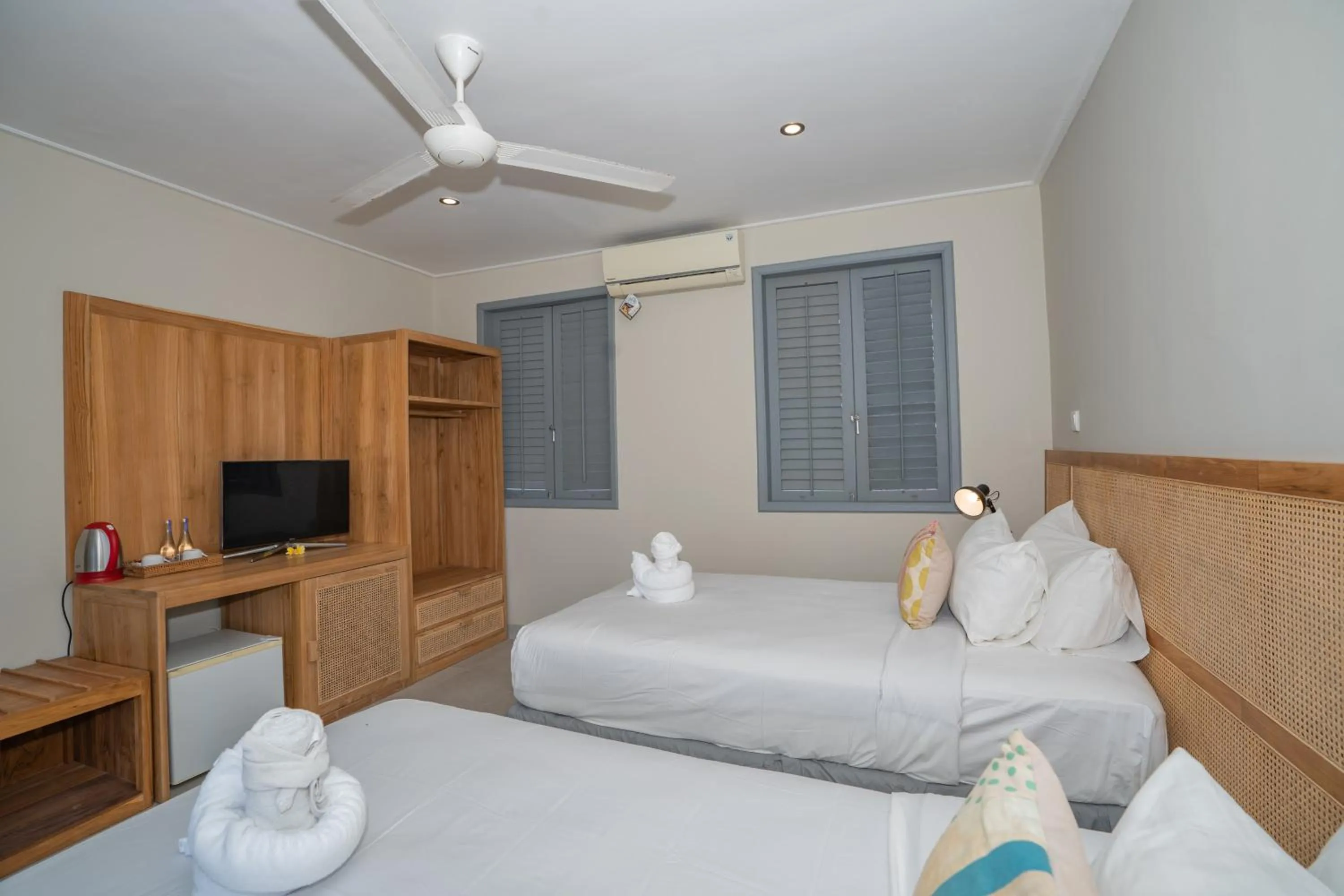 Property building, Bed in The Peacock Inn