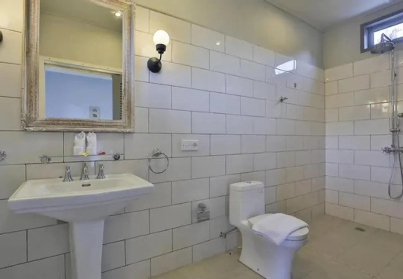 Bathroom in The Peacock Inn