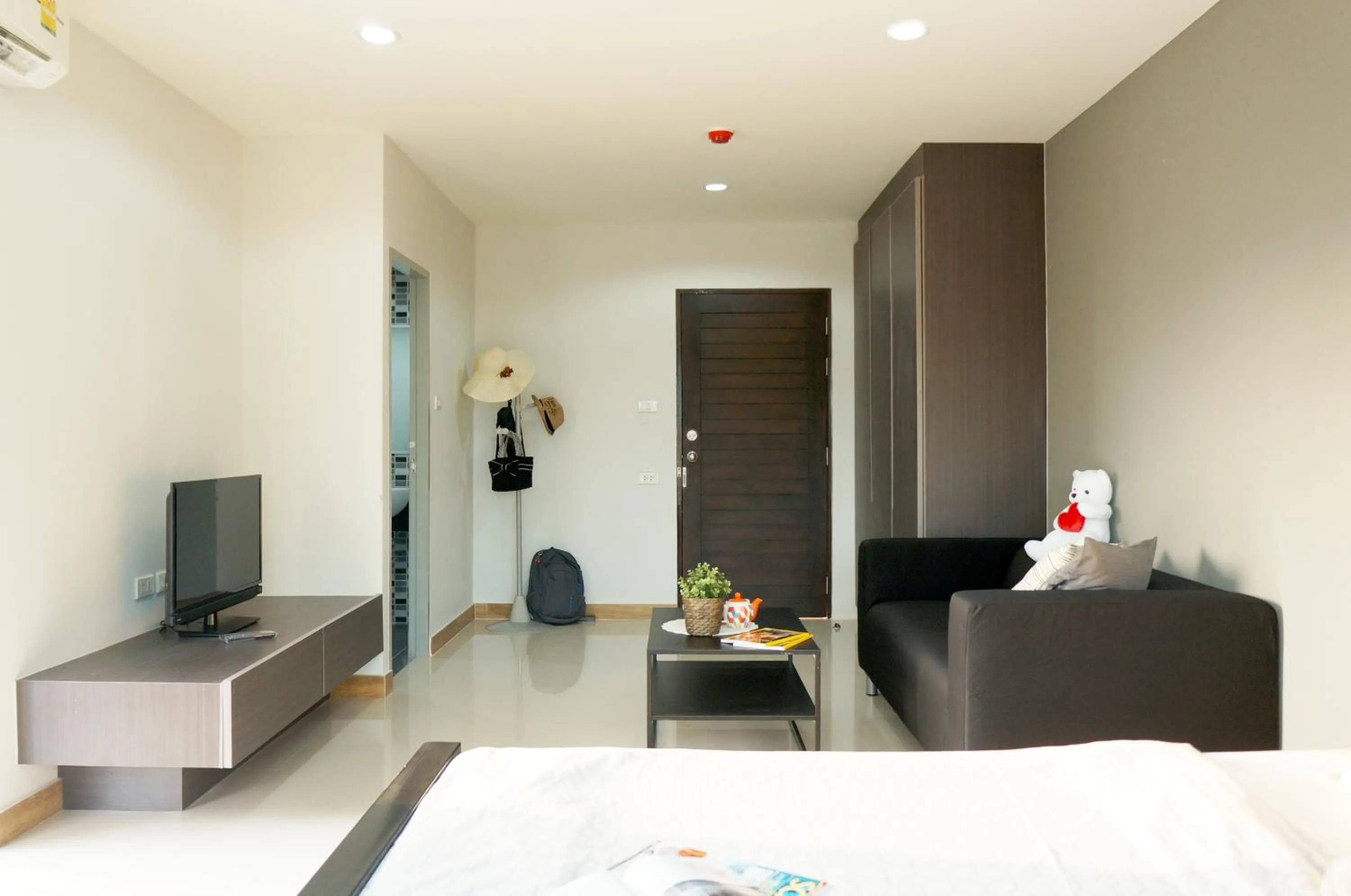 Photo of the whole room in In Clover