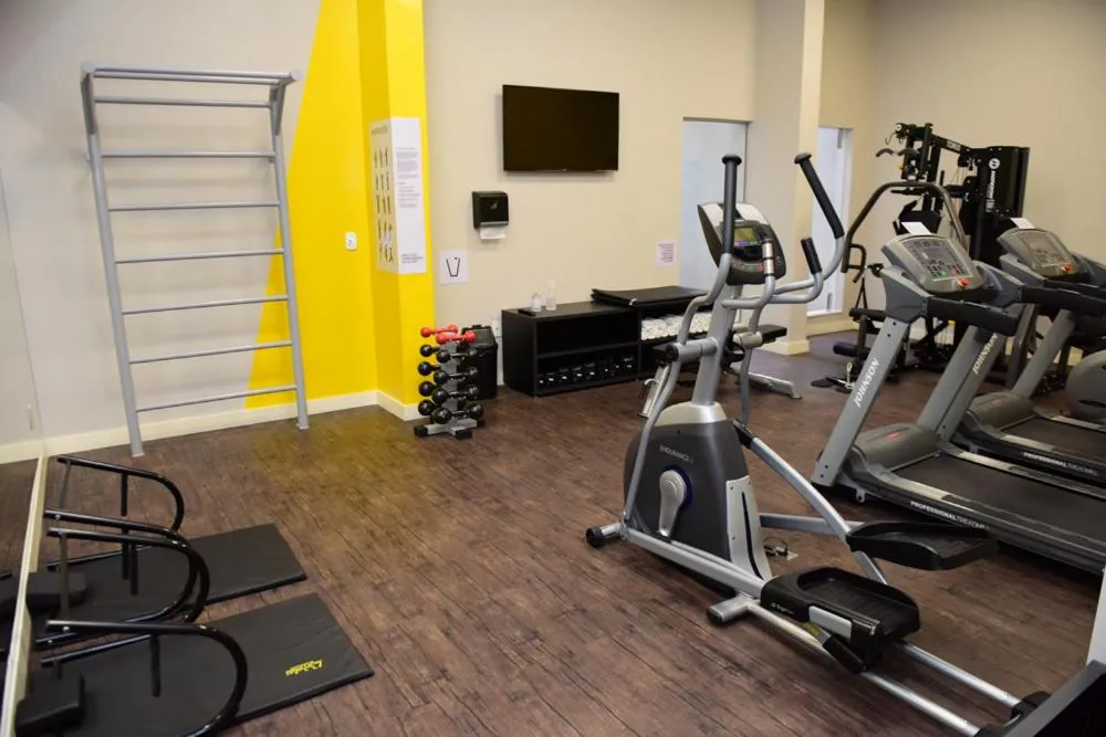 Fitness centre/facilities in JB Palace Hotel