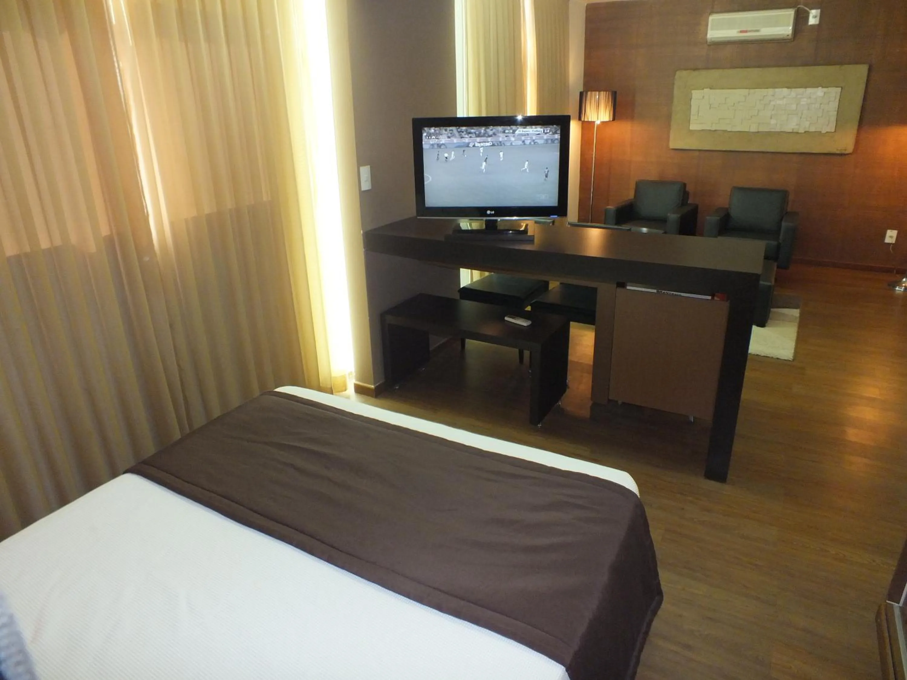 Bed in JB Palace Hotel