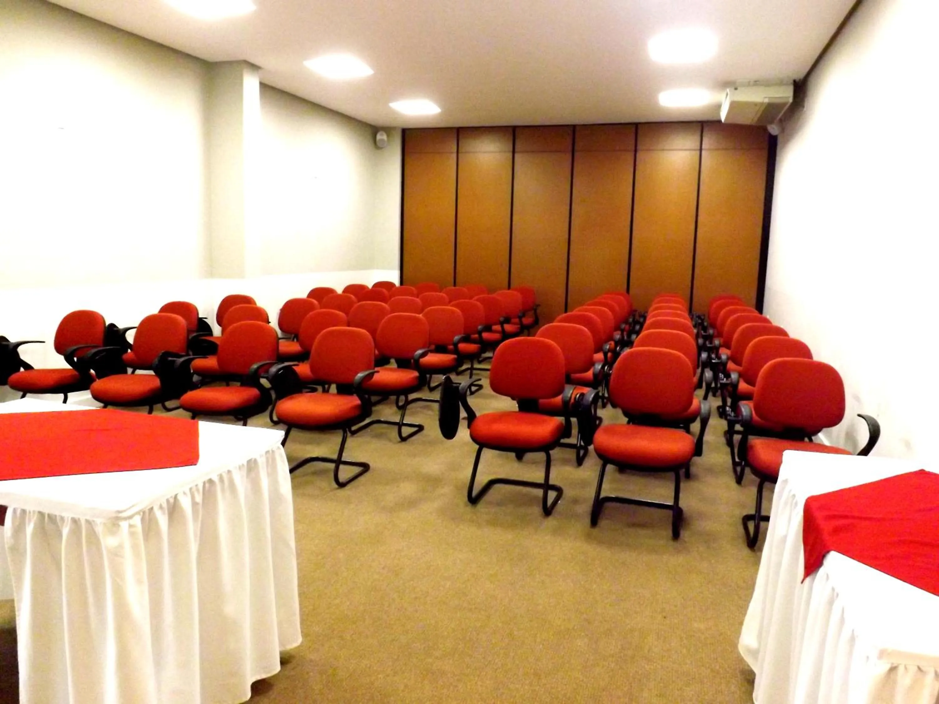 Business facilities in JB Palace Hotel