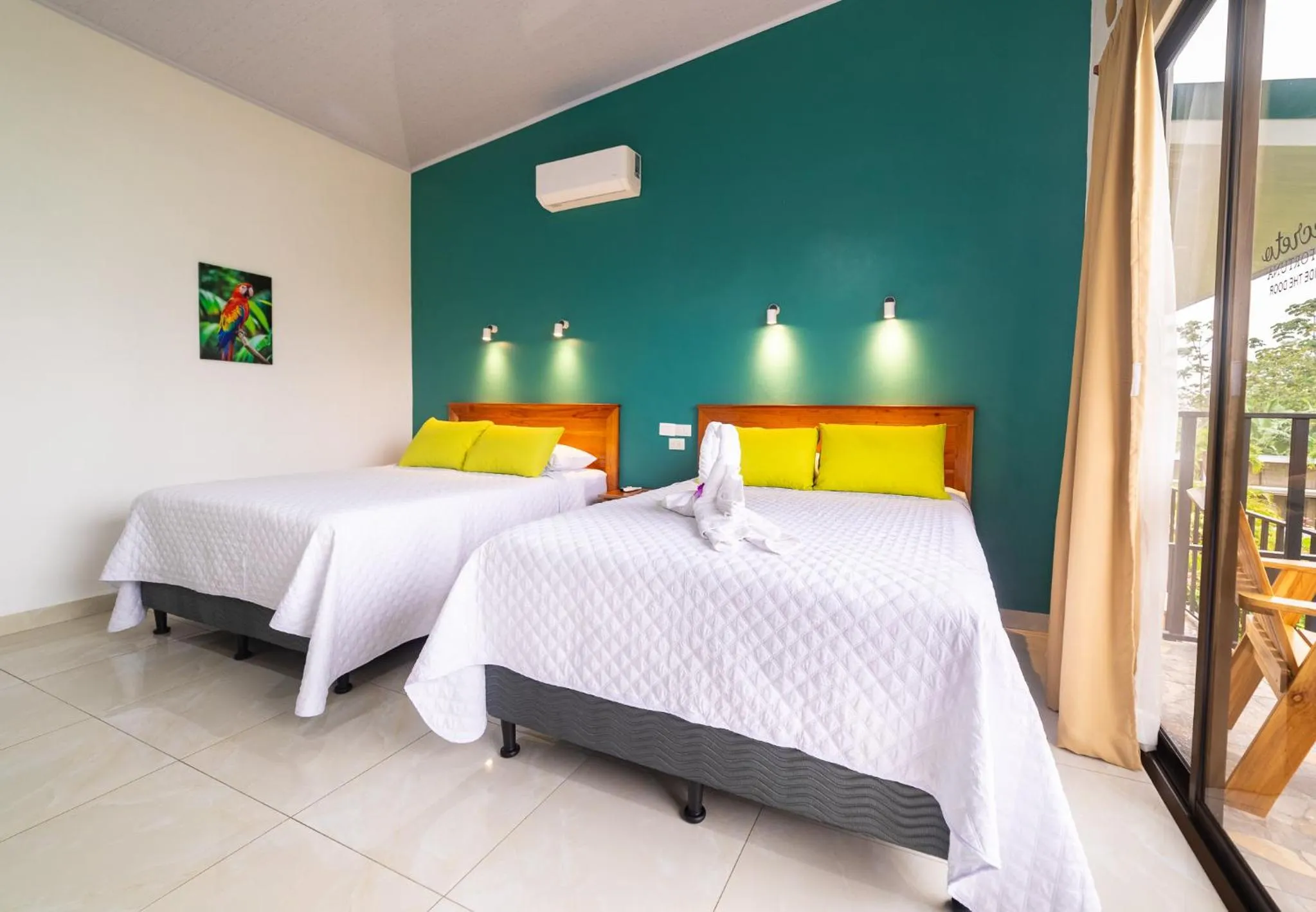 Photo of the whole room, Bed in Hotel Secreto La Fortuna