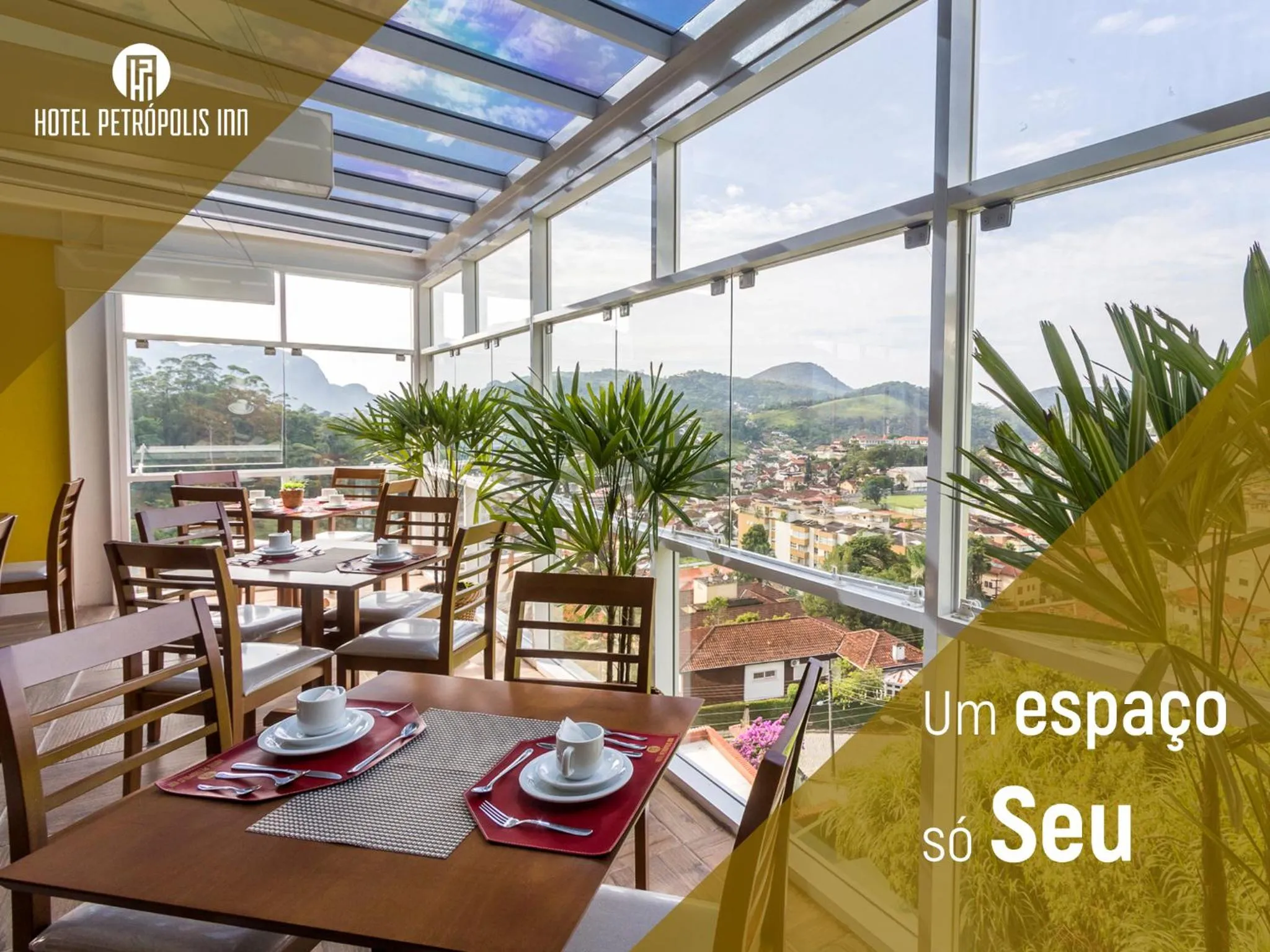 Lounge or bar in Hotel Petropolis Inn