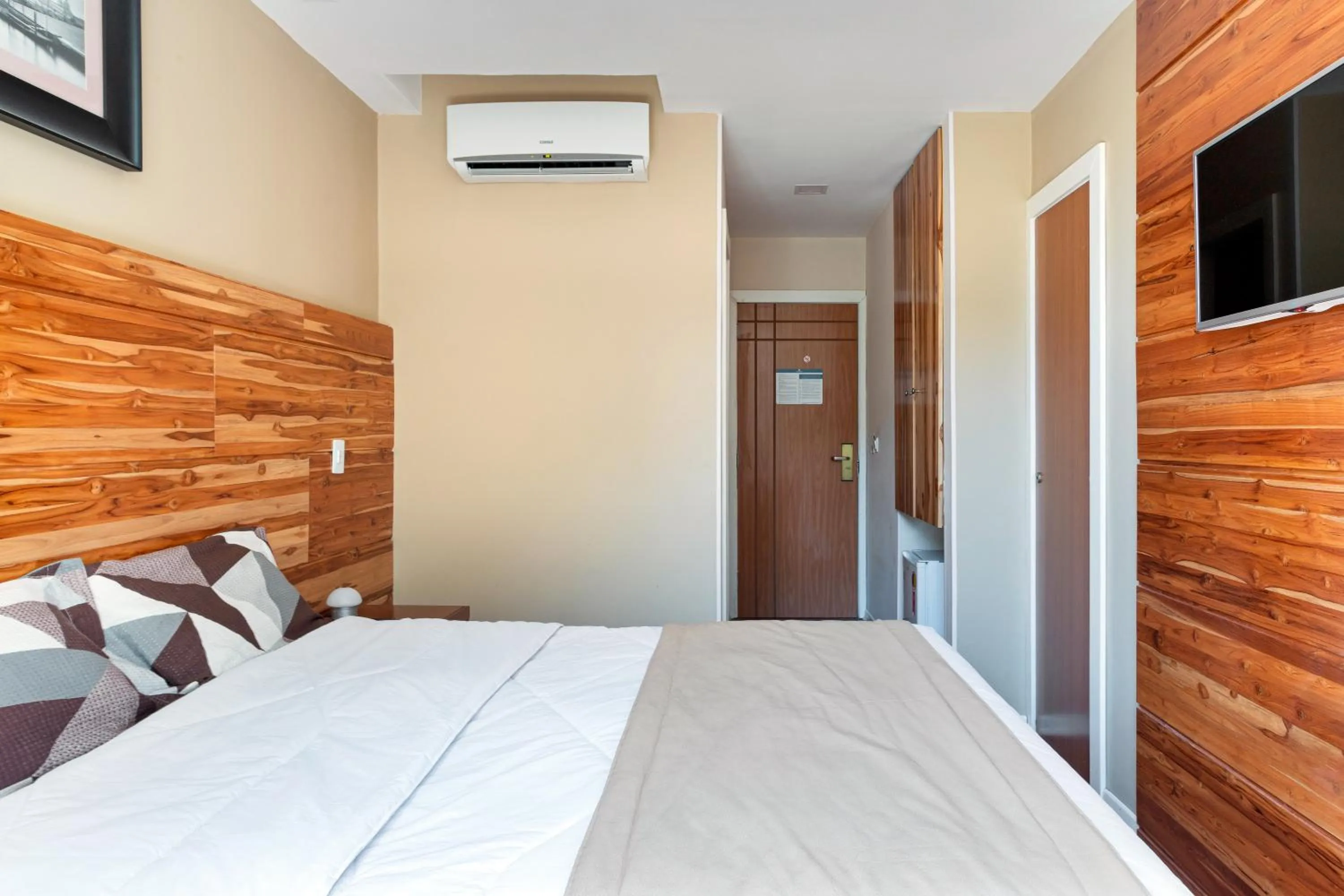 Bedroom, Bed in Hotel Petropolis Inn