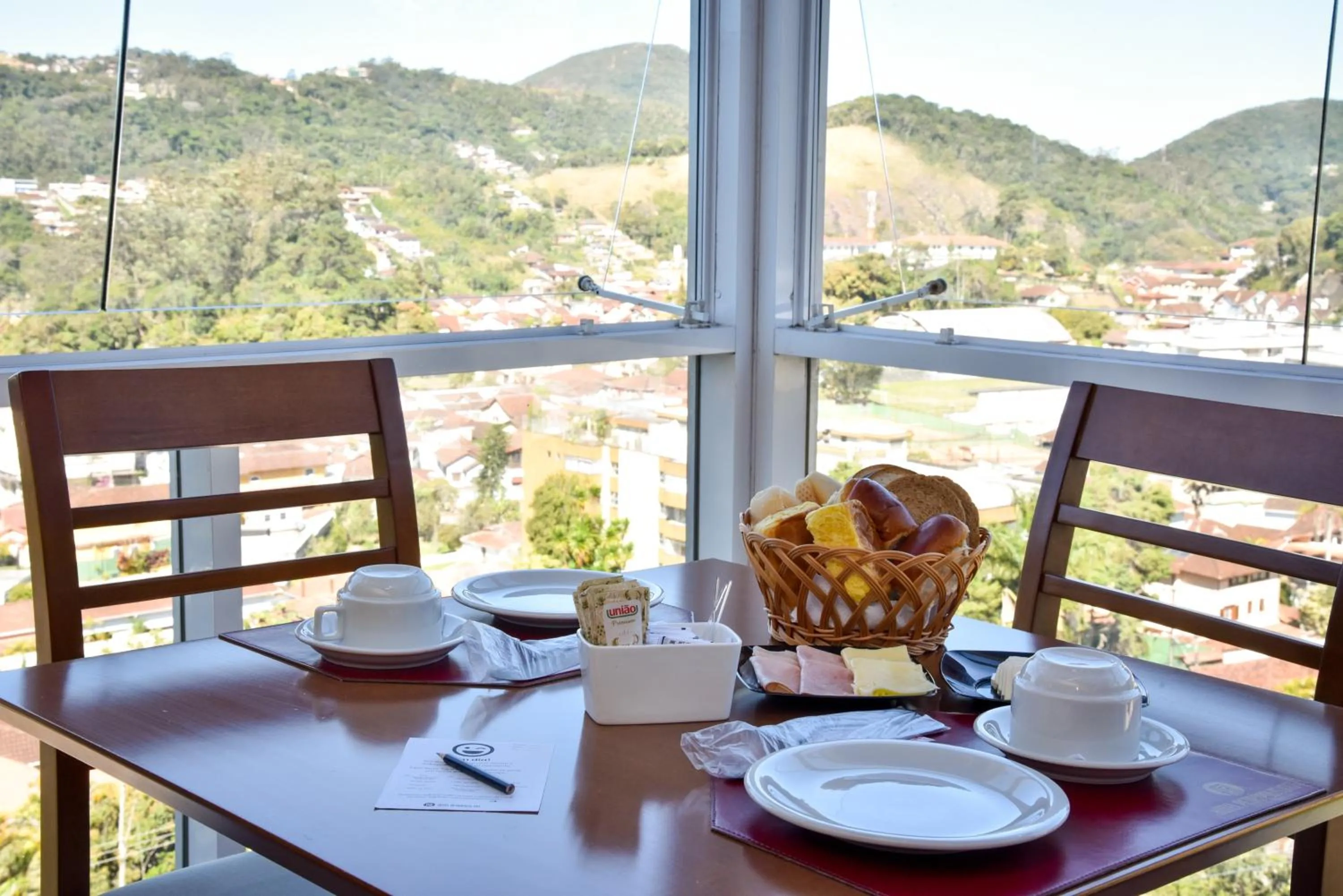 Breakfast in Hotel Petropolis Inn
