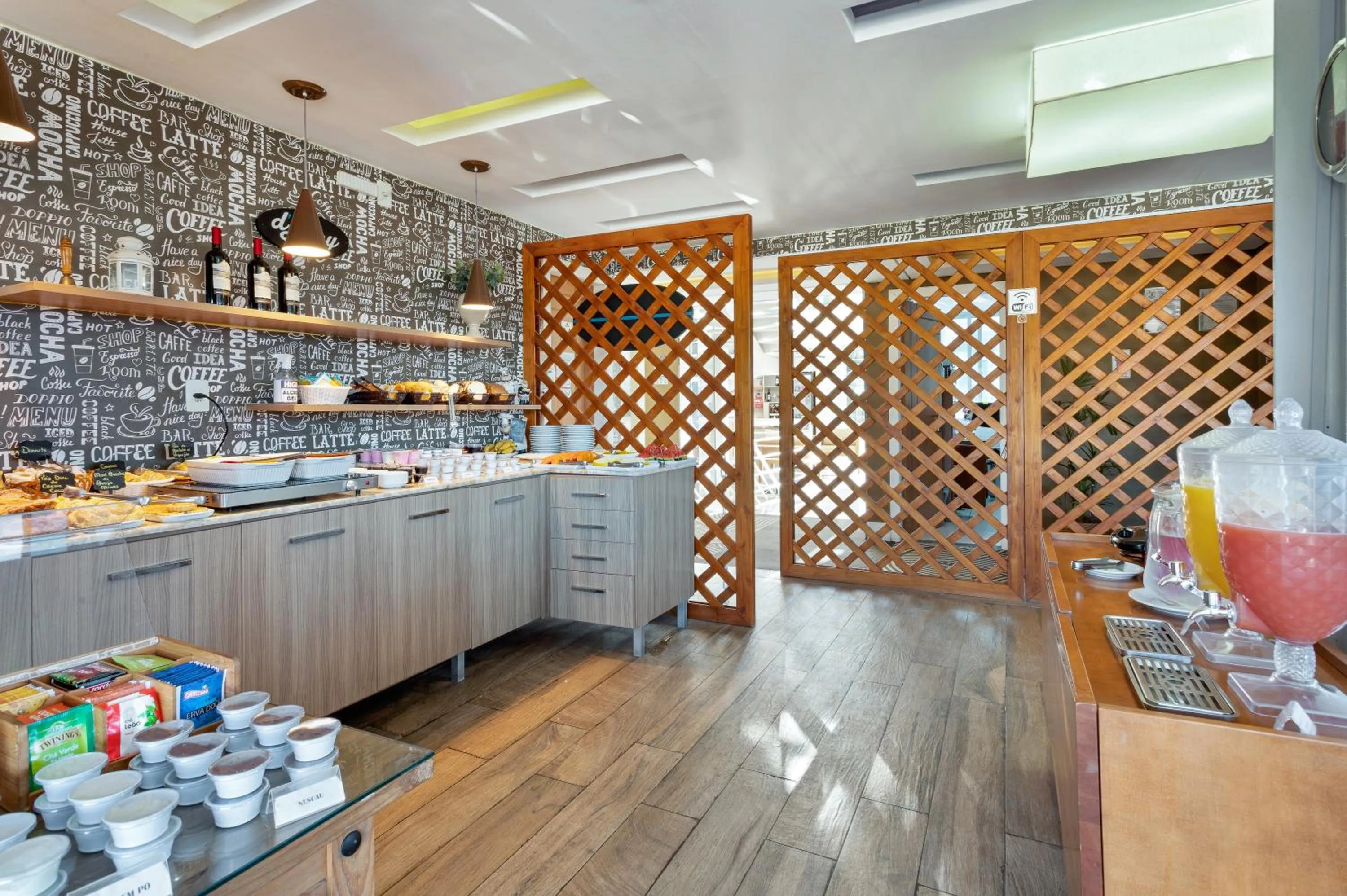 Breakfast in Hotel Petropolis Inn