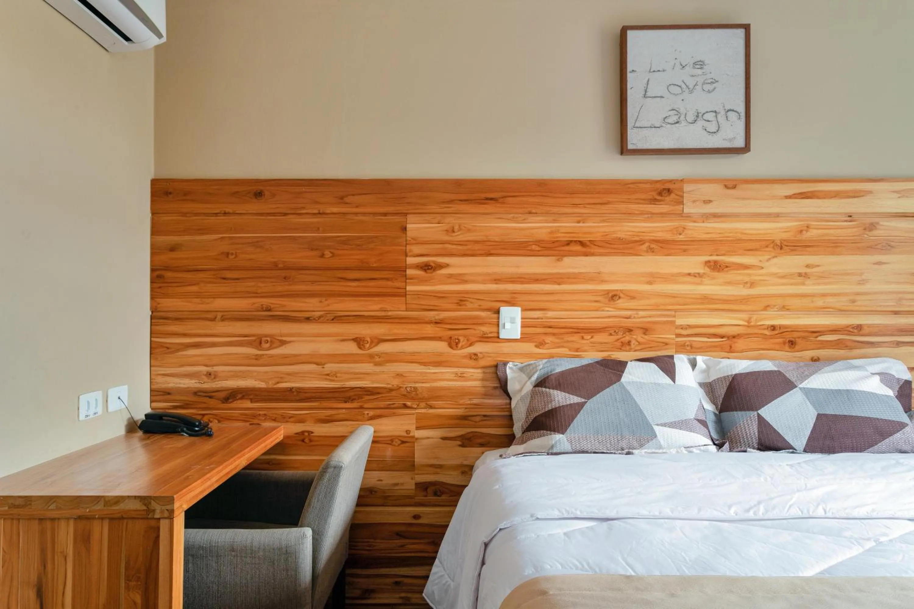 Bedroom, Bed in Hotel Petropolis Inn
