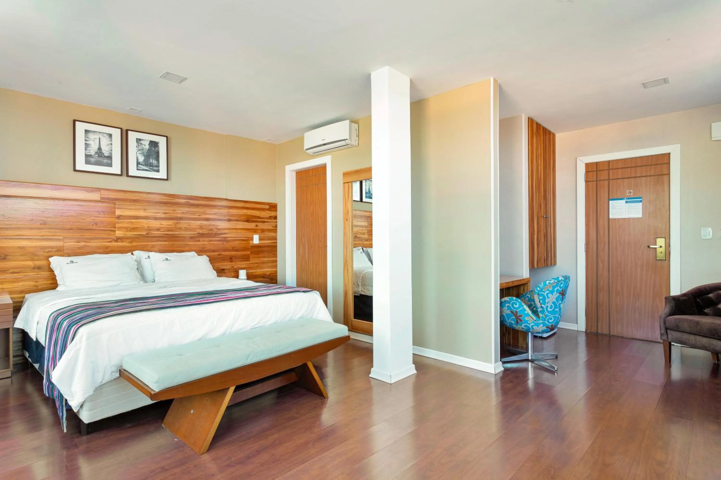 Bedroom, Bed in Hotel Petropolis Inn