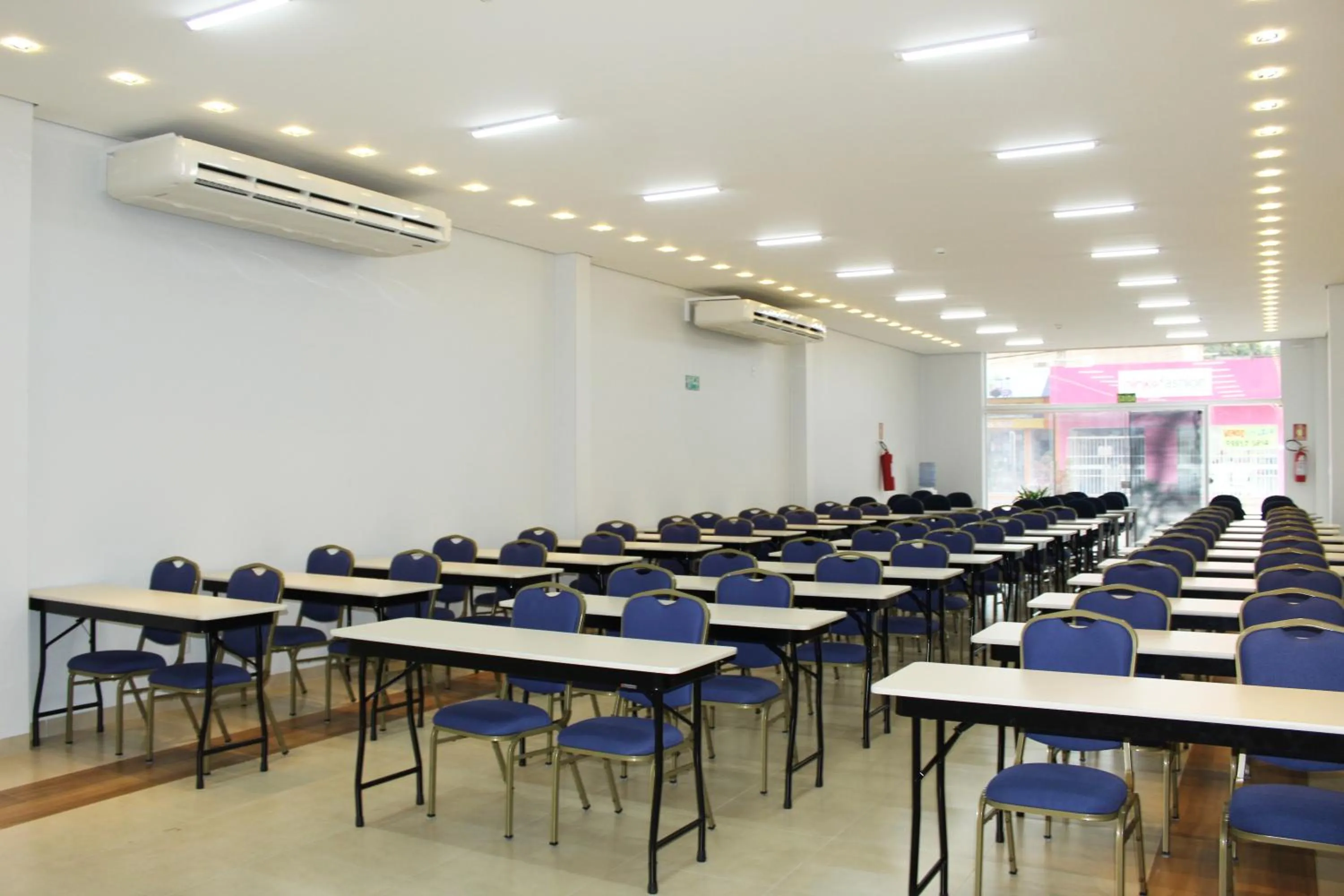 Business facilities in Mac Hotel