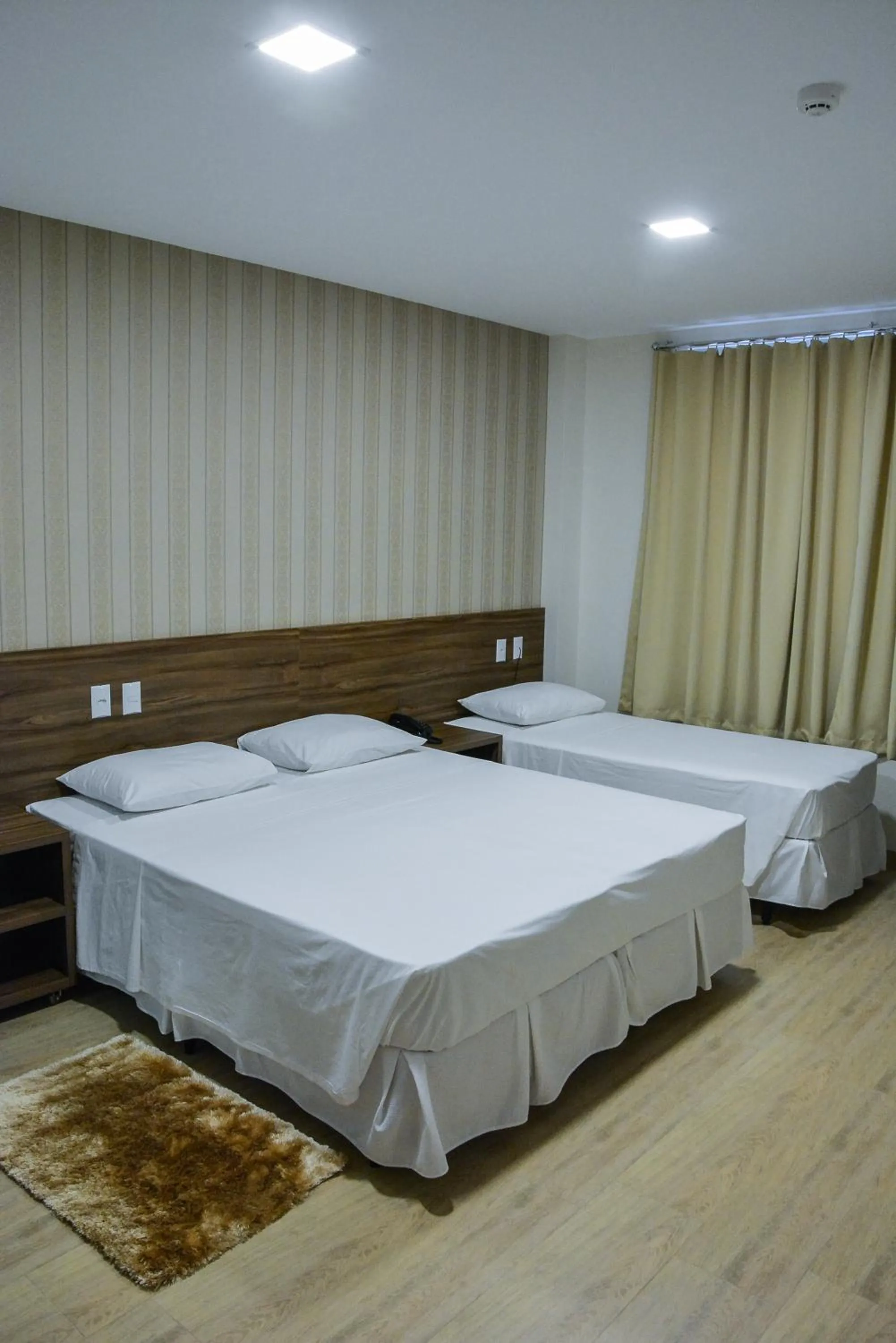 Photo of the whole room, Bed in Mac Hotel