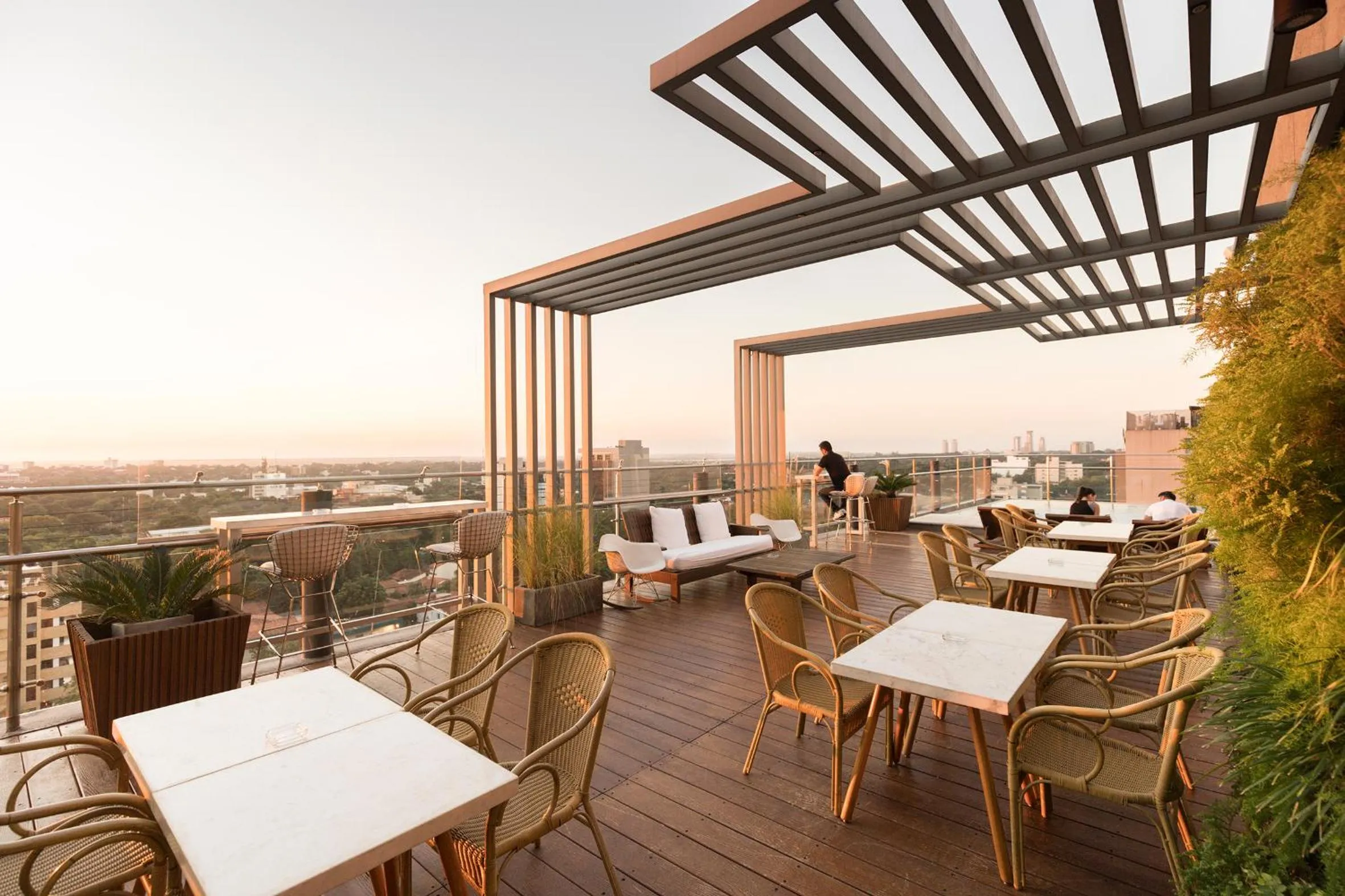 Restaurant/places to eat in Hub Hotel Asuncion