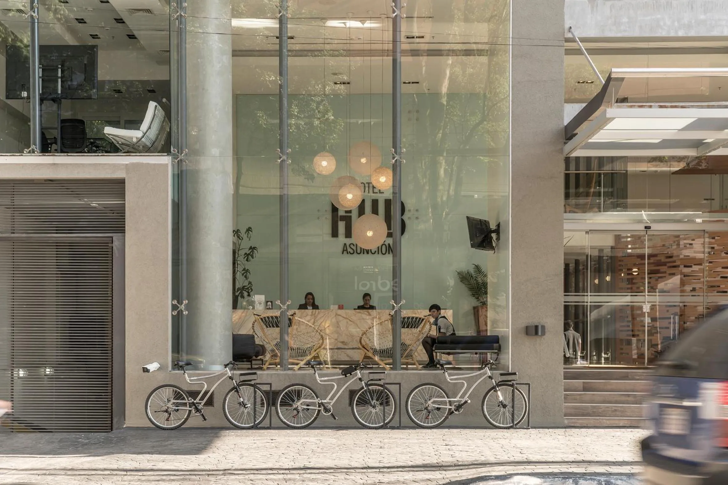 Staff in Hub Hotel Asuncion