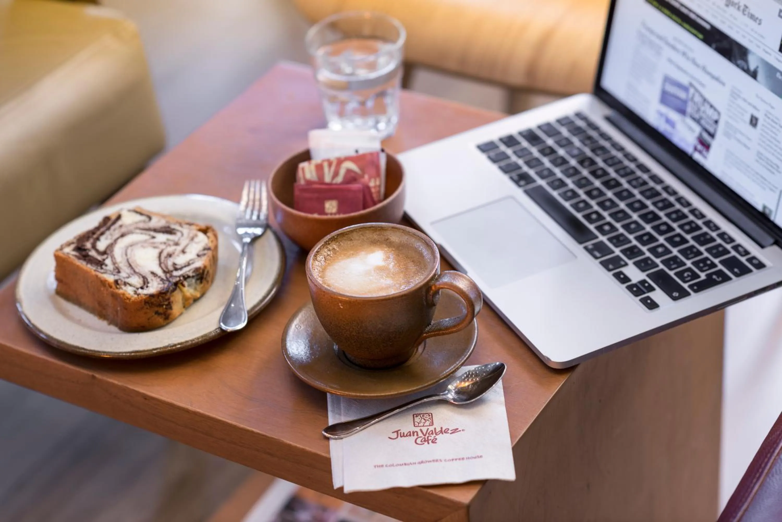 Restaurant/places to eat in Hub Hotel Asuncion