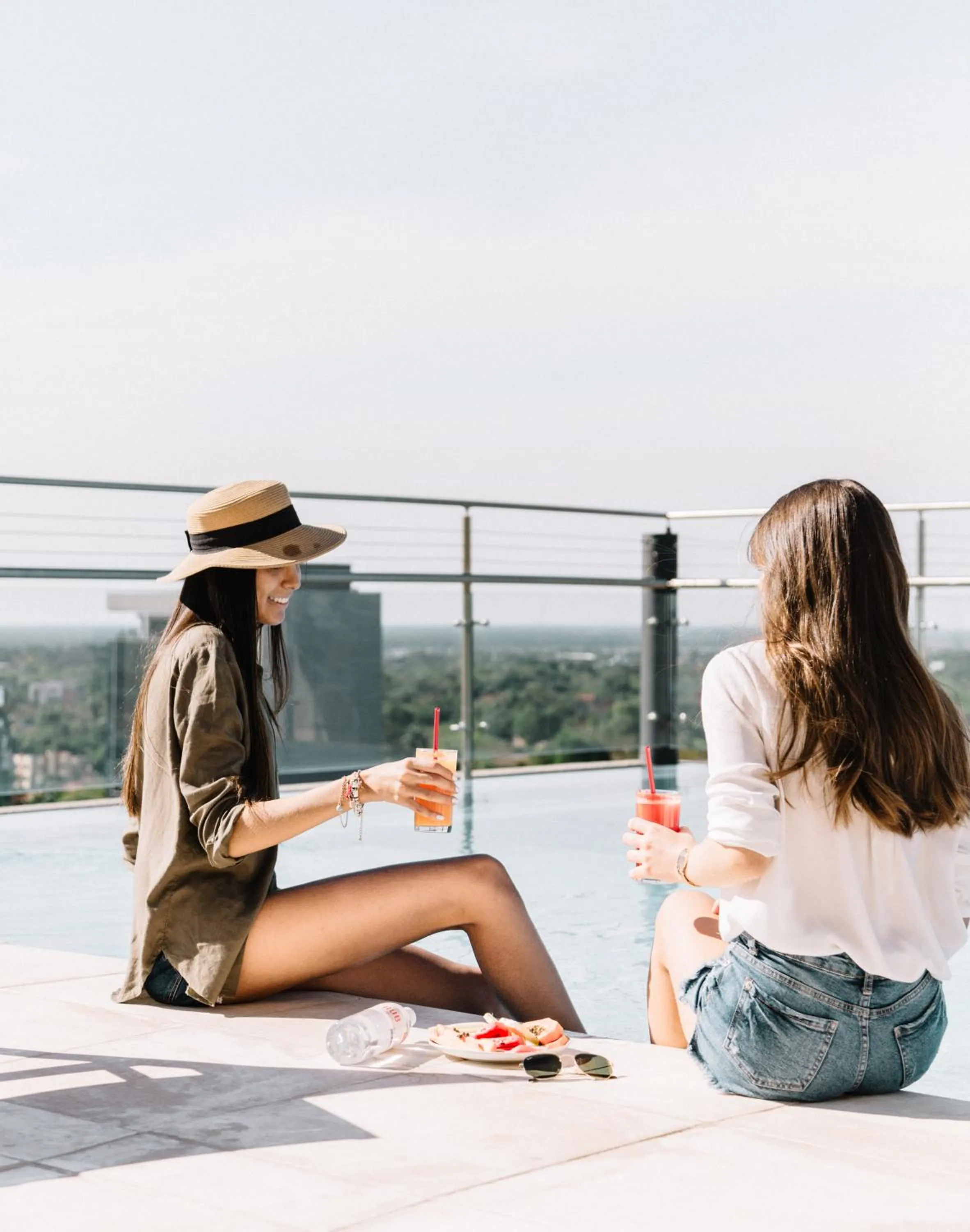 Swimming pool in Hub Hotel Asuncion
