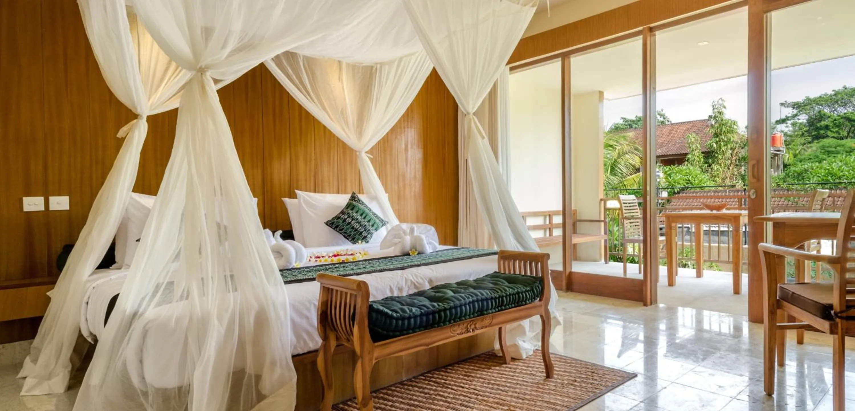 Photo of the whole room, Bed in Sapodilla Ubud