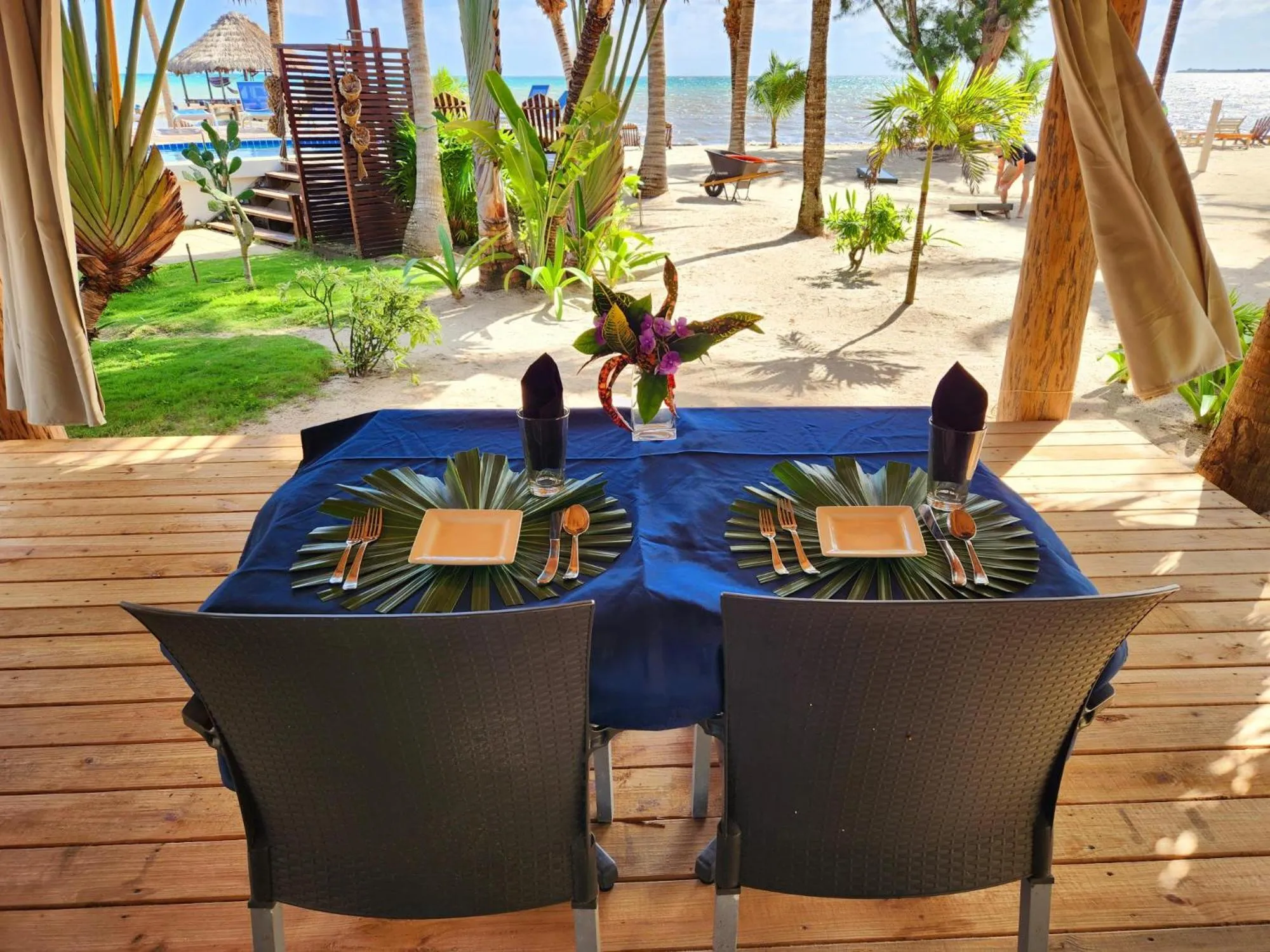 Restaurant/places to eat in Maya Beach Hotel