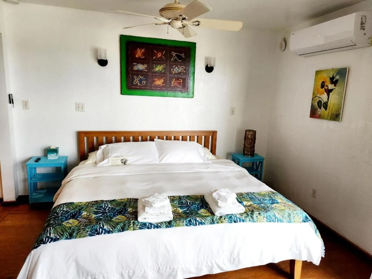 Bedroom, Bed in Maya Beach Hotel