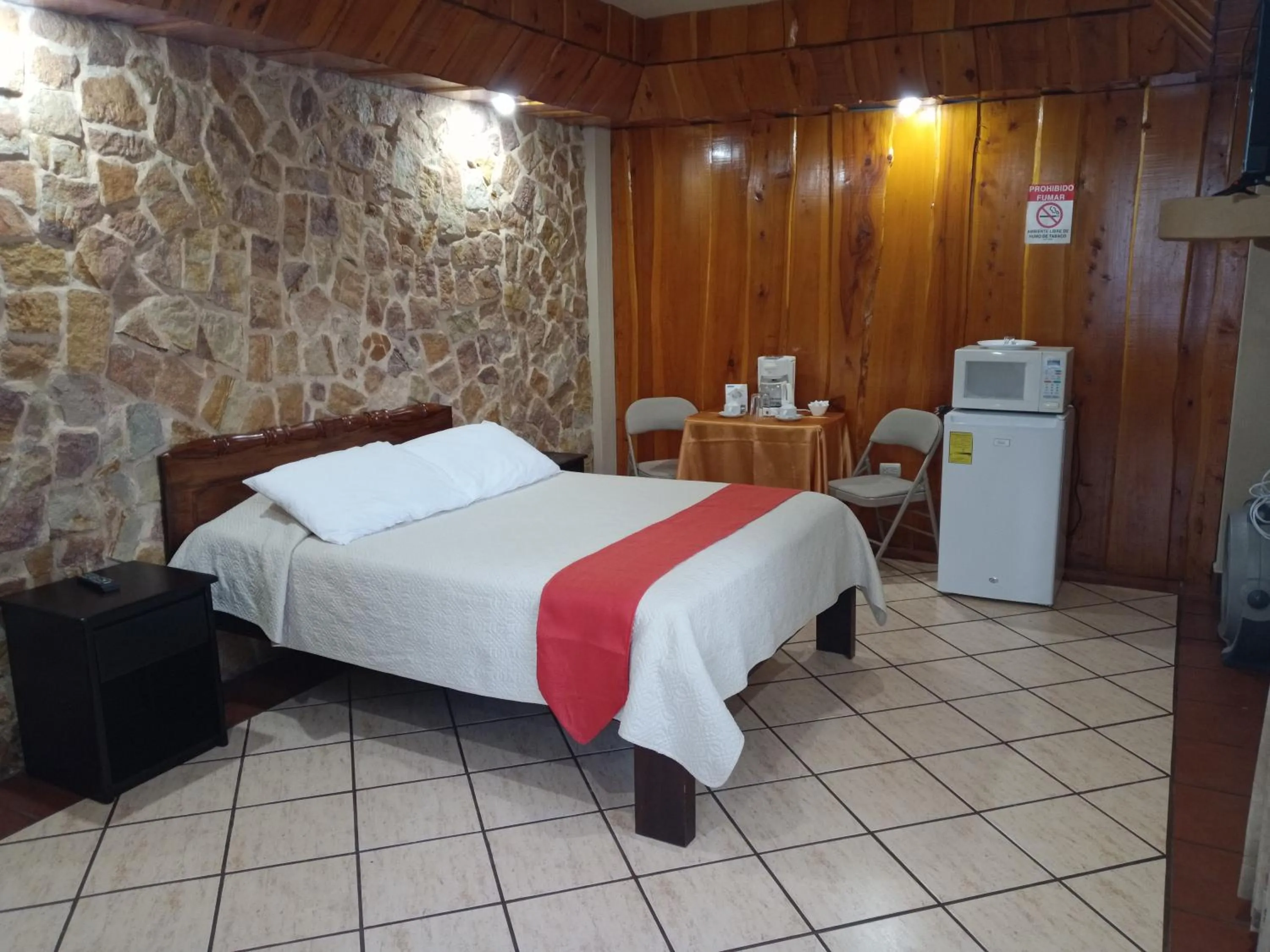 Photo of the whole room, Bed in Hotel Cibeles Resort