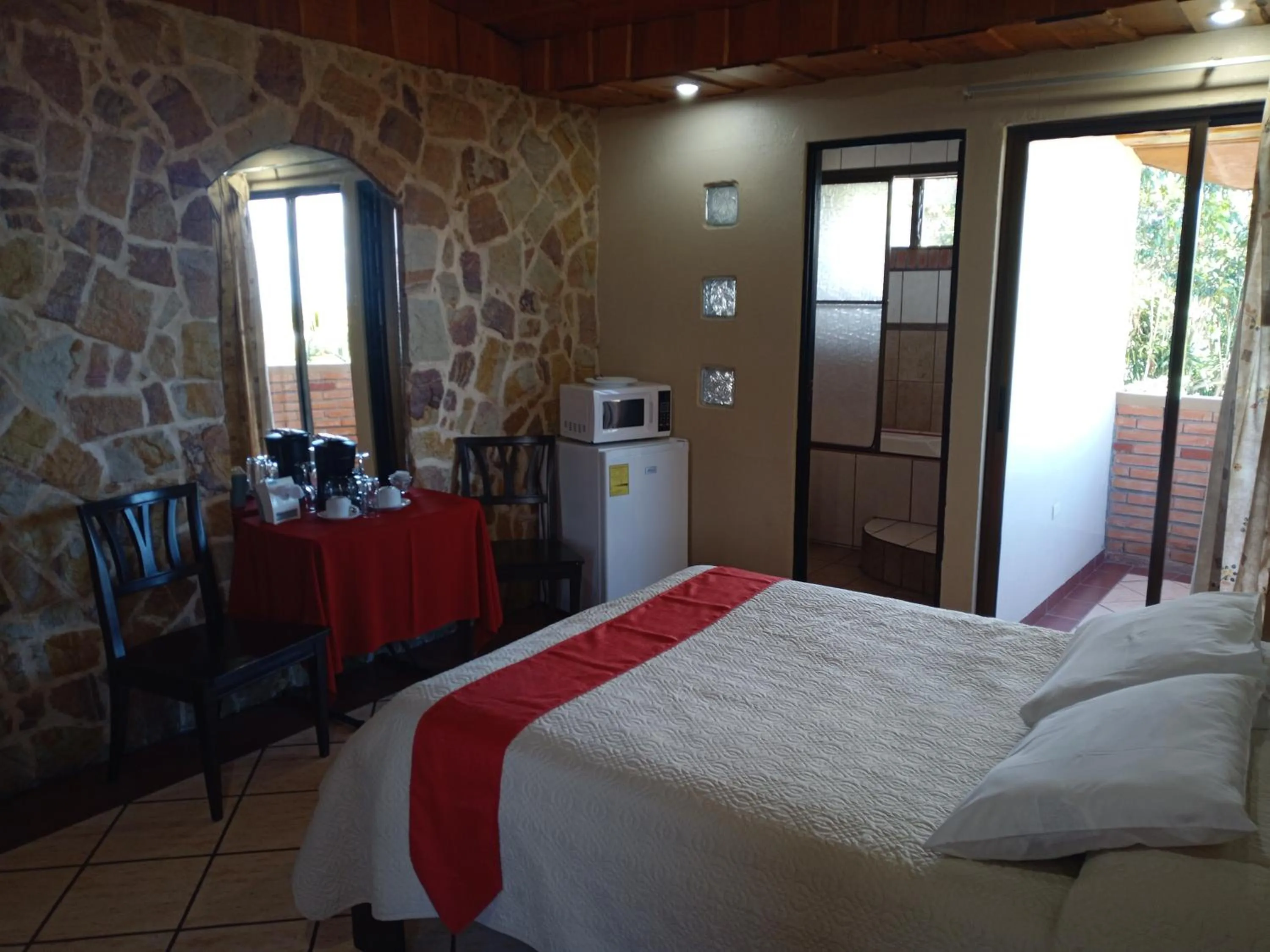 Photo of the whole room, Bed in Hotel Cibeles Resort