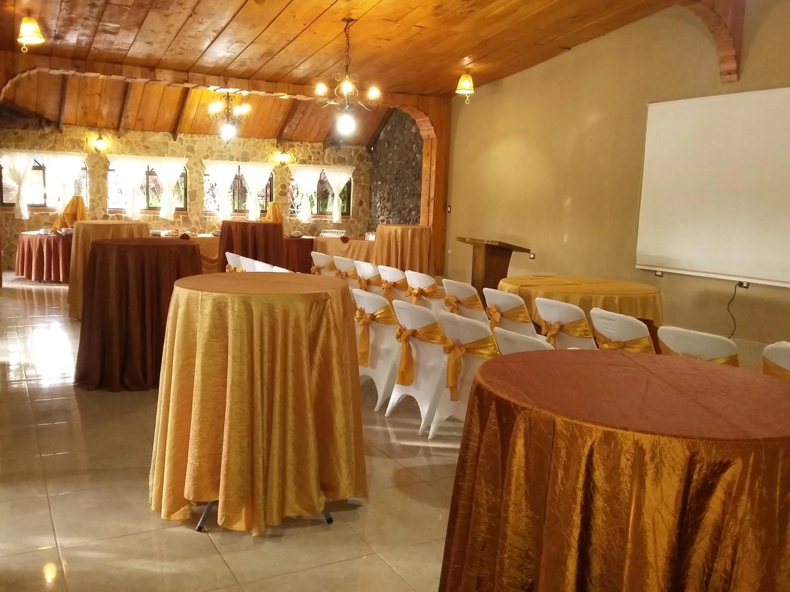 Banquet/Function facilities in Hotel Cibeles Resort