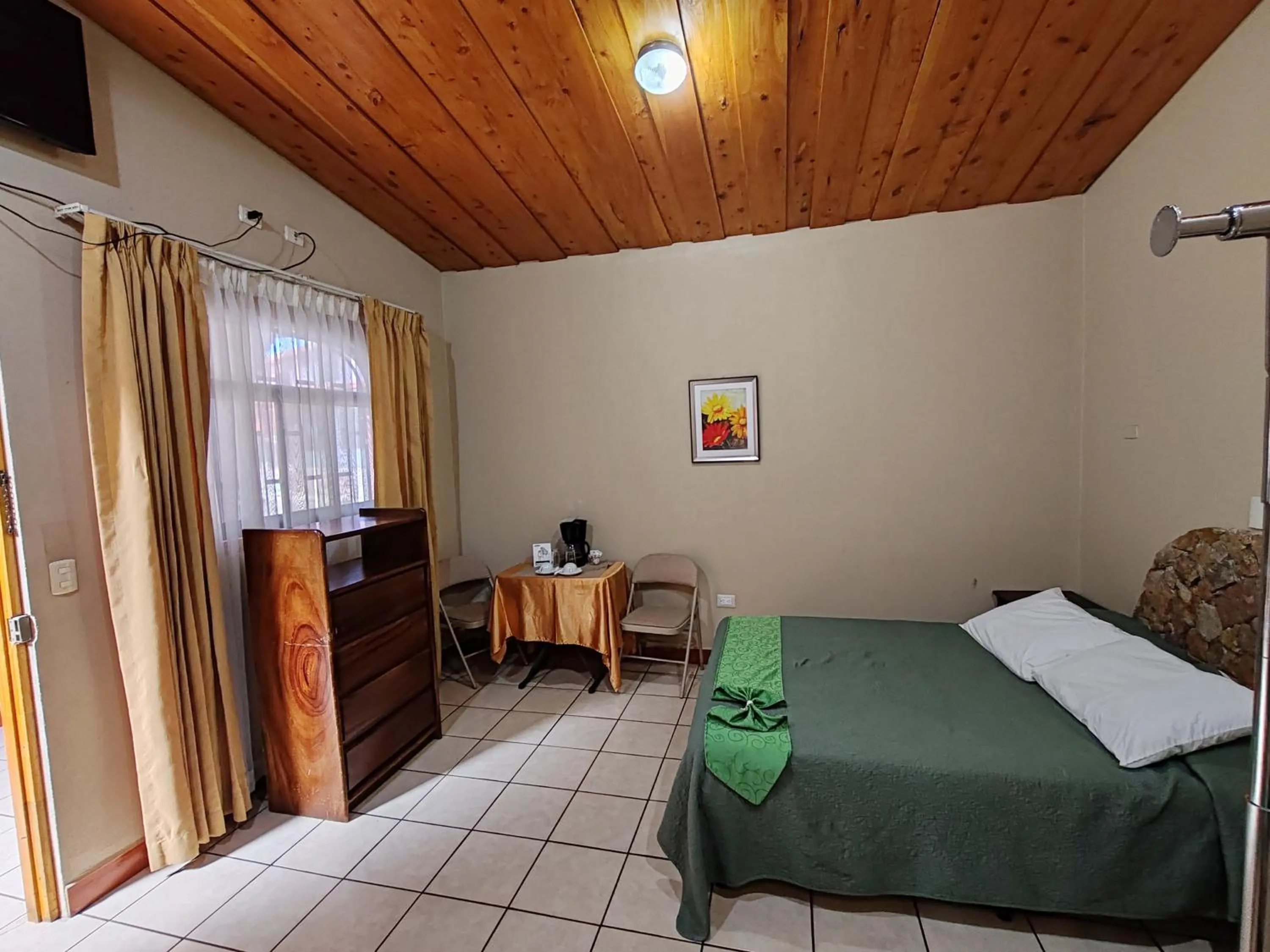 Photo of the whole room, Bed in Hotel Cibeles Resort