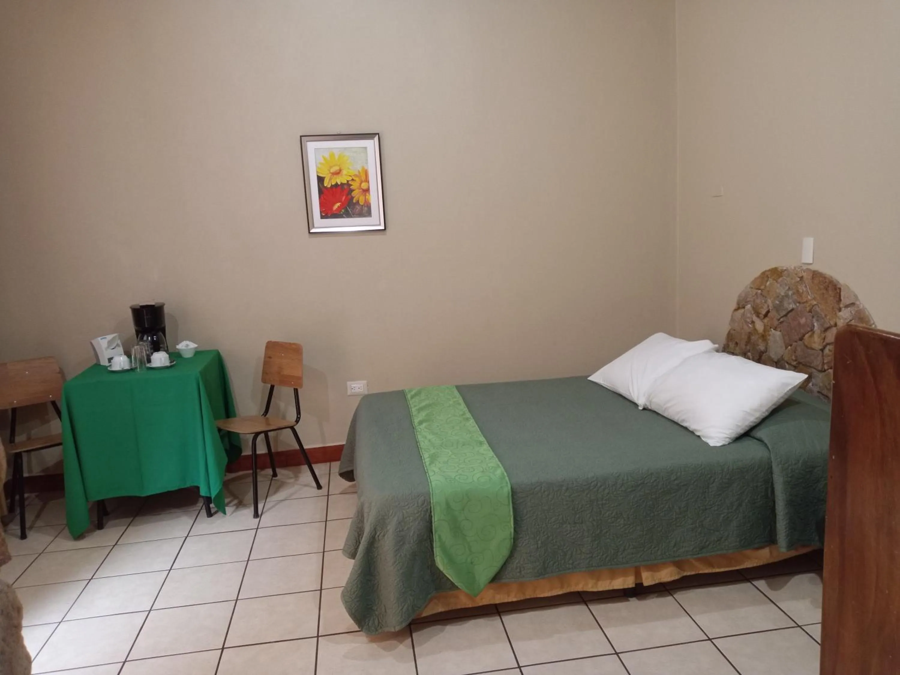 Photo of the whole room, Bed in Hotel Cibeles Resort