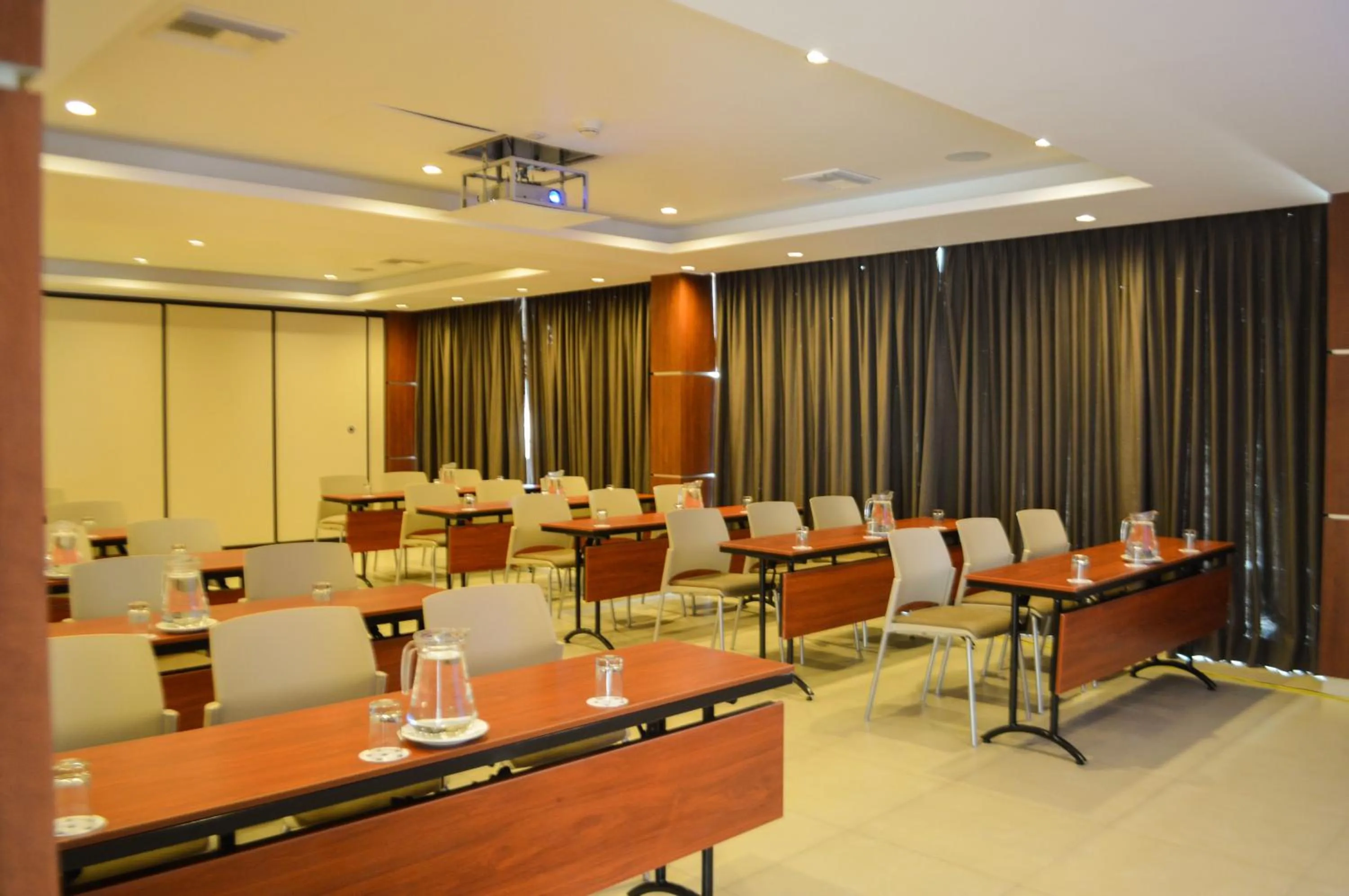 Meeting/conference room in VPX Hotel