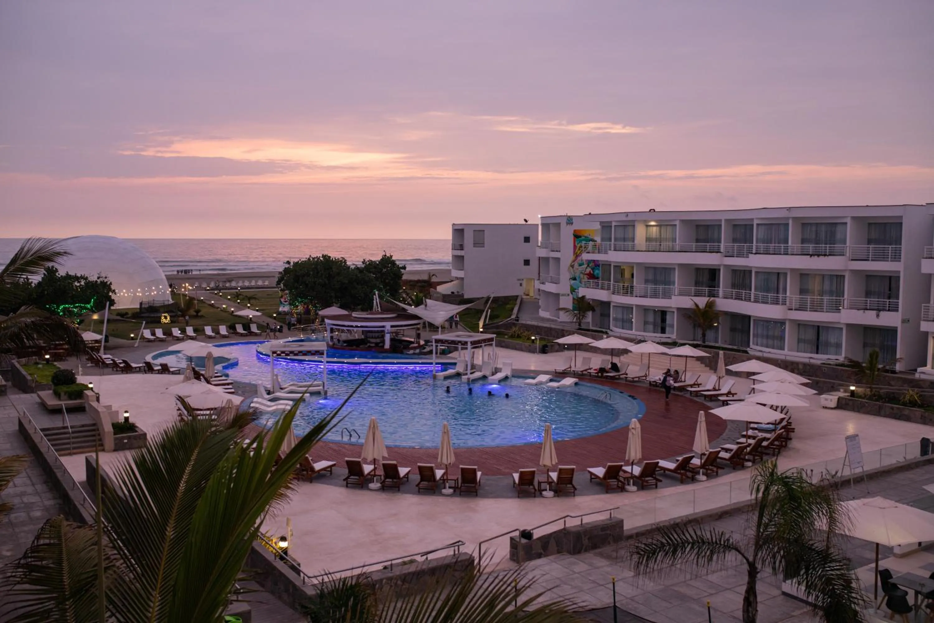 Pool view in VPX Hotel