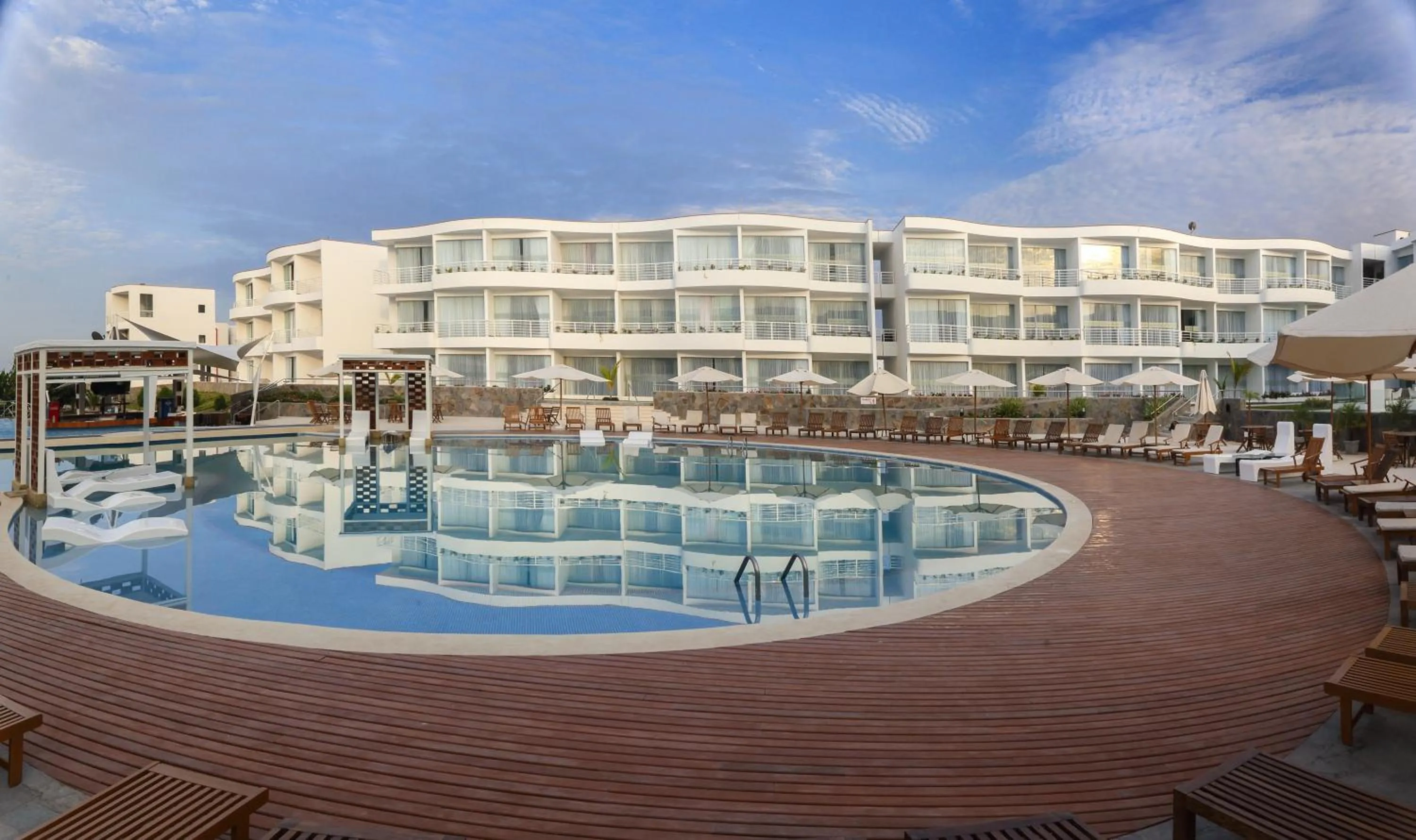 Pool view in VPX Hotel