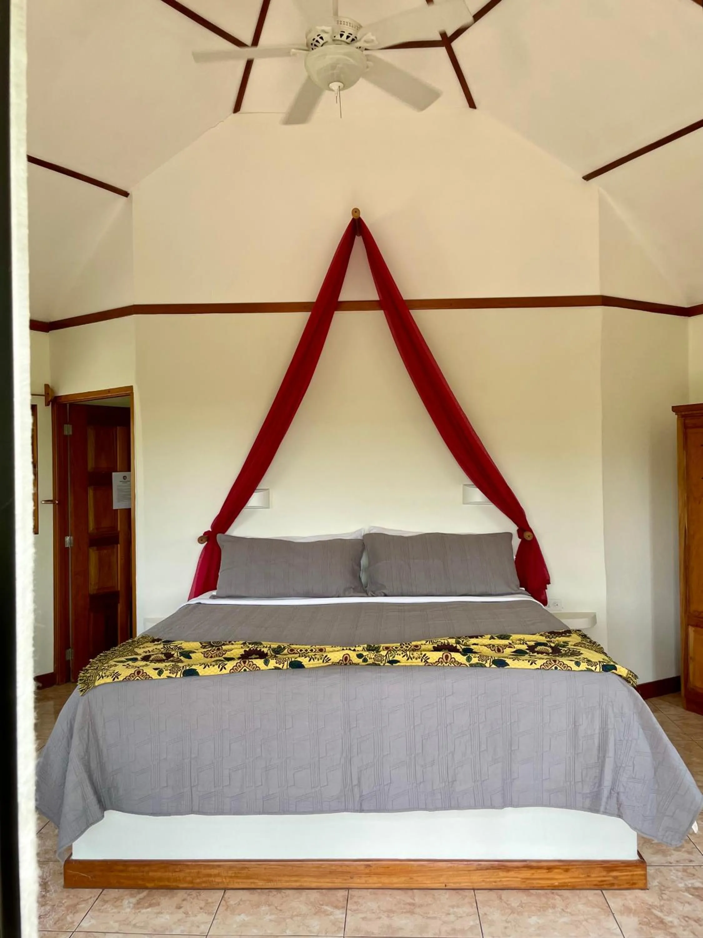 Bed in Gumbo Limbo Jungle Resort