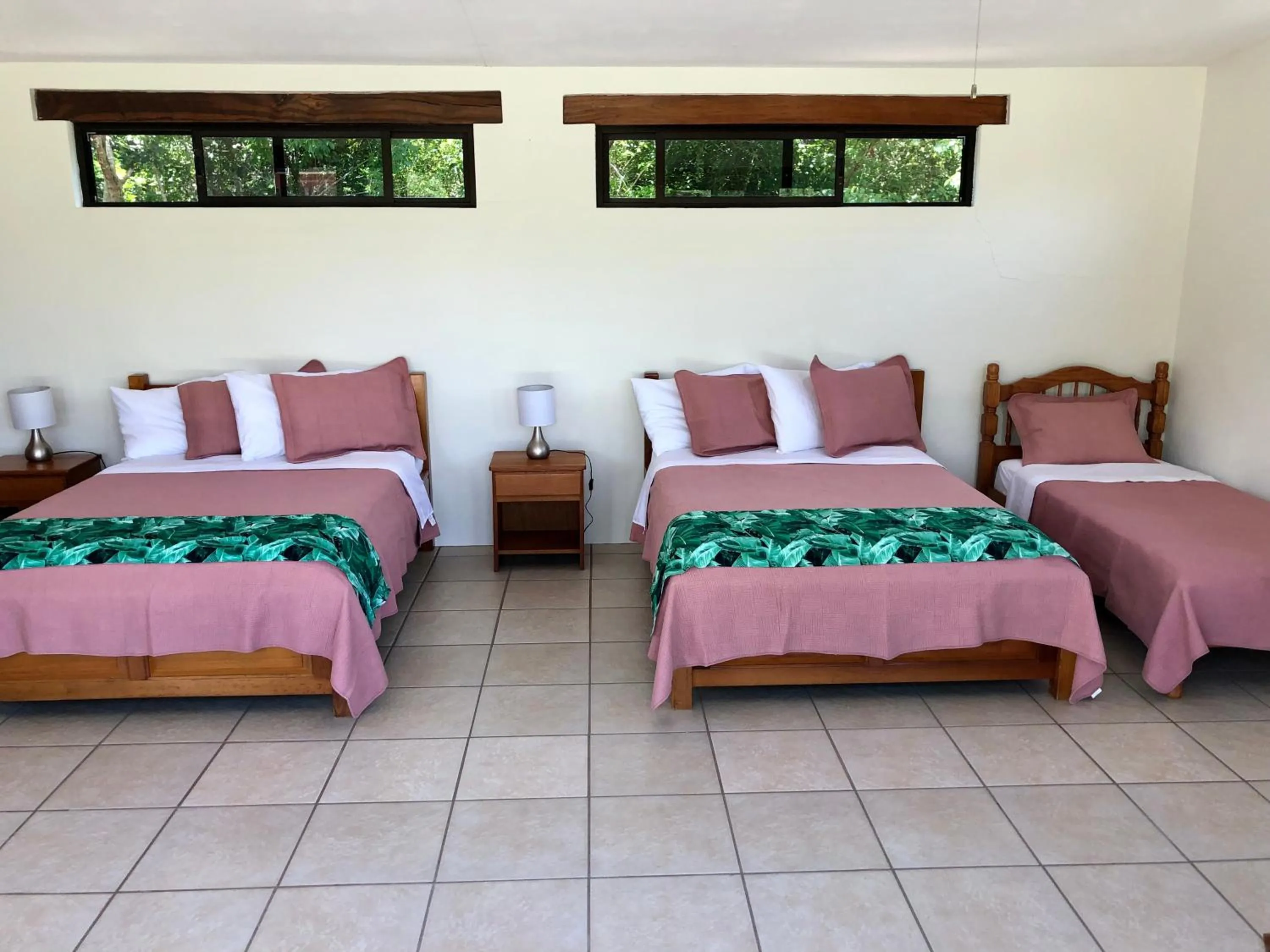 Bed in Gumbo Limbo Jungle Resort