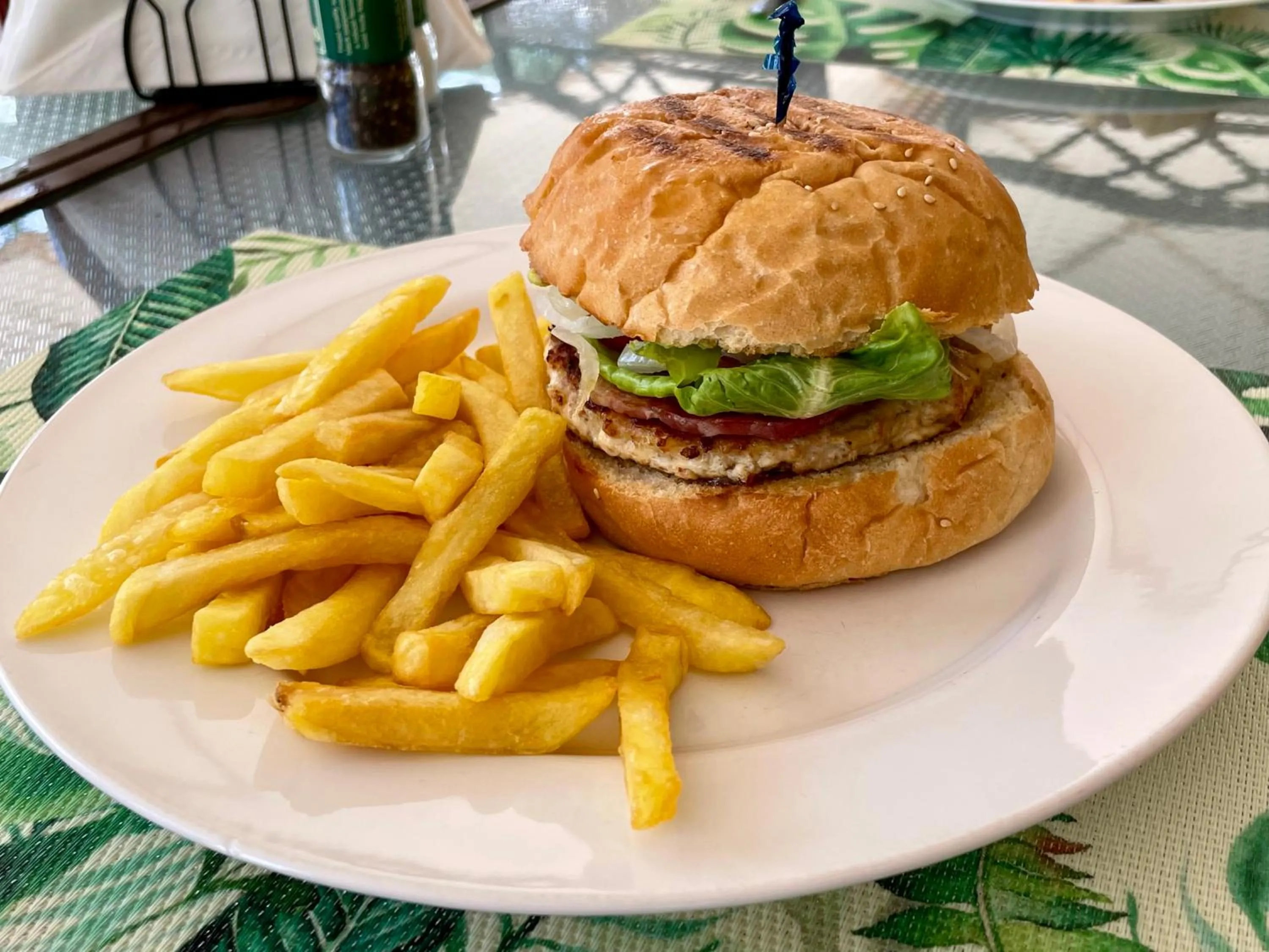 Restaurant/places to eat in Gumbo Limbo Jungle Resort