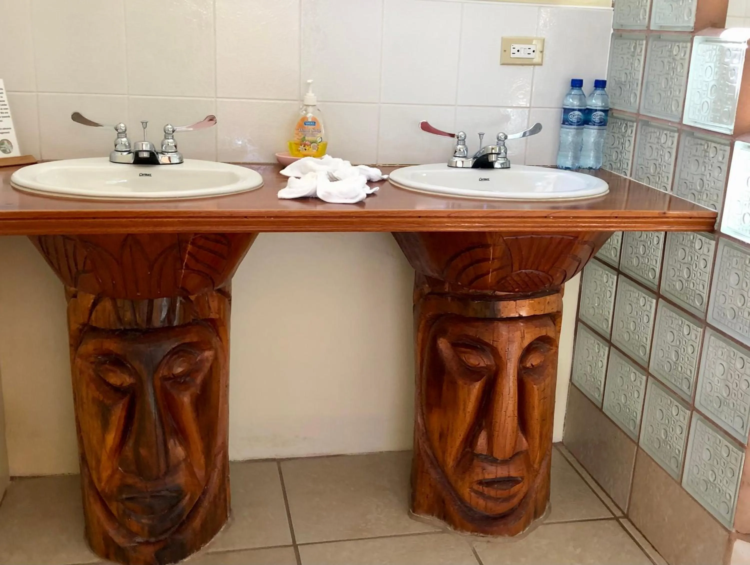 Bathroom in Gumbo Limbo Jungle Resort