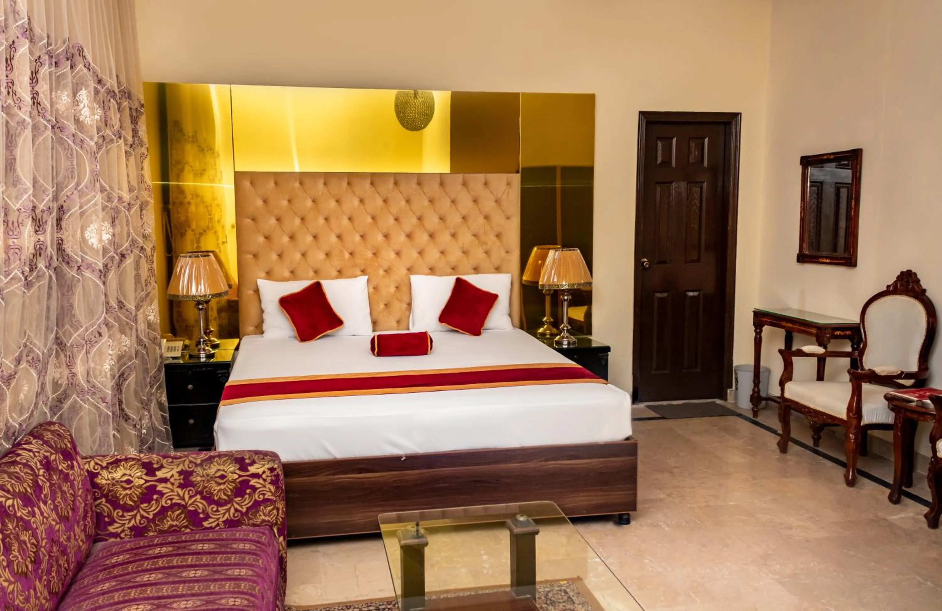 Bed in Rose Palace Hotel, Garden Town