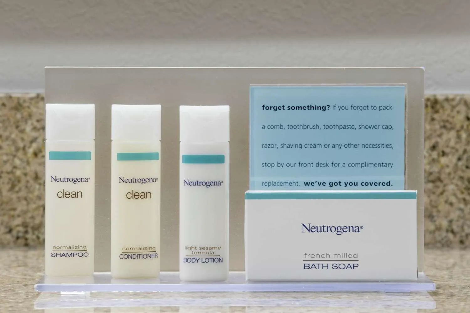 Bathroom in Hampton Inn & Suites Rosemont Chicago O'Hare