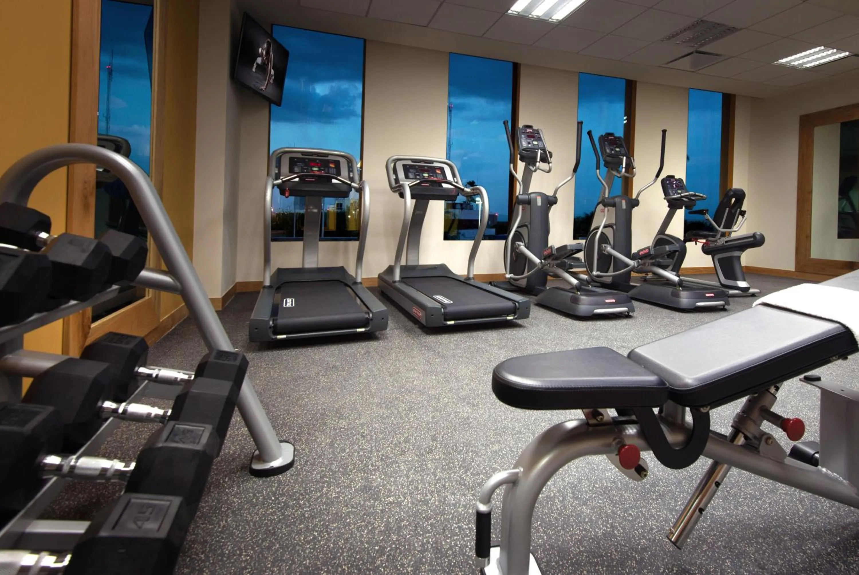 Fitness centre/facilities in Hilton Garden Inn Monterrey Airport