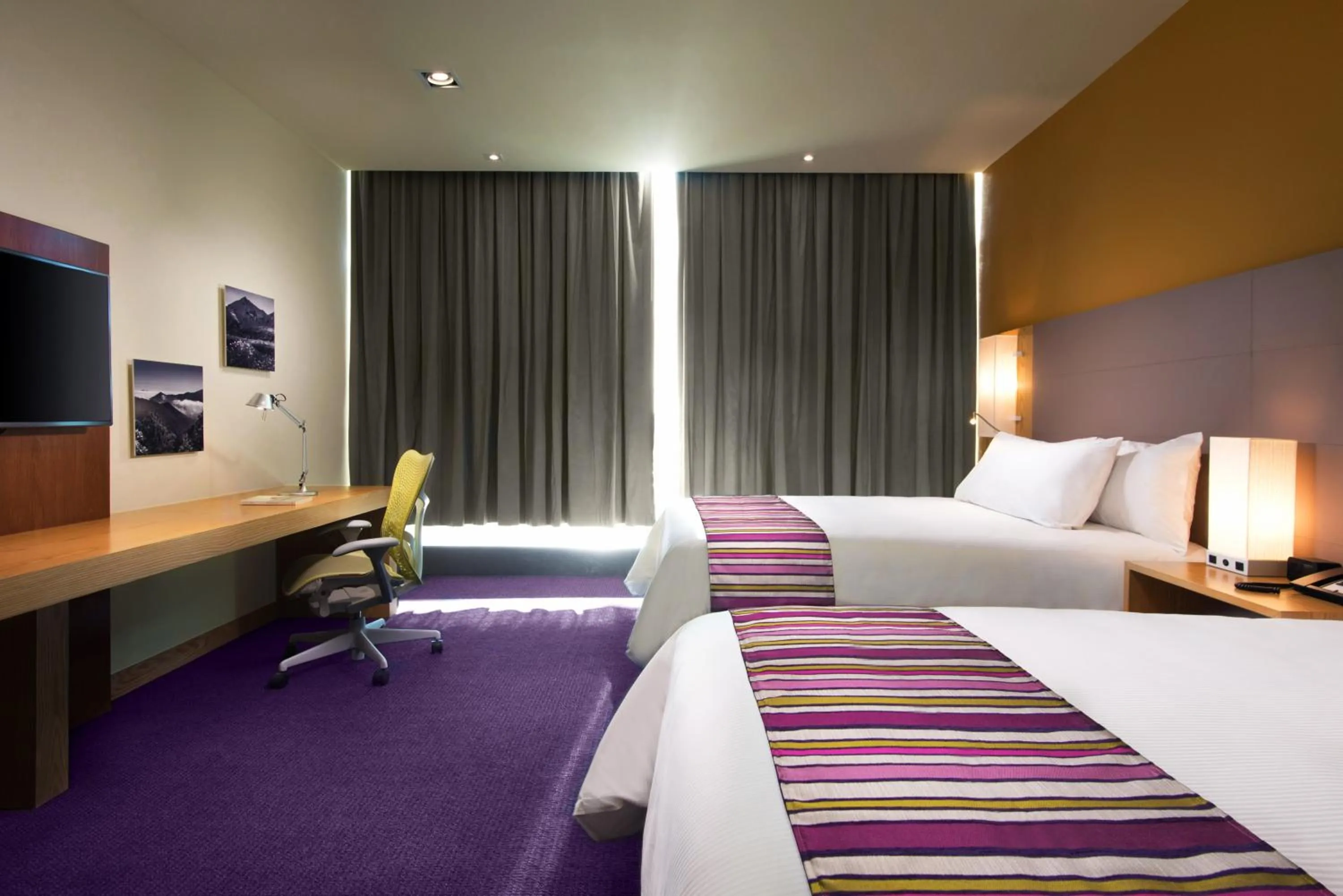 Bed in Hilton Garden Inn Monterrey Airport