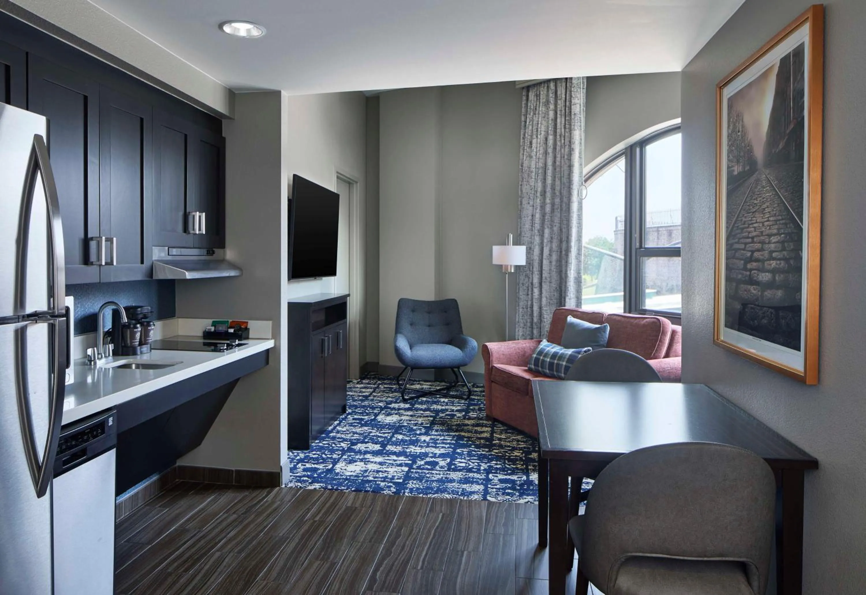 Kitchen or kitchenette in Homewood Suites Savannah Historic District/Riverfront