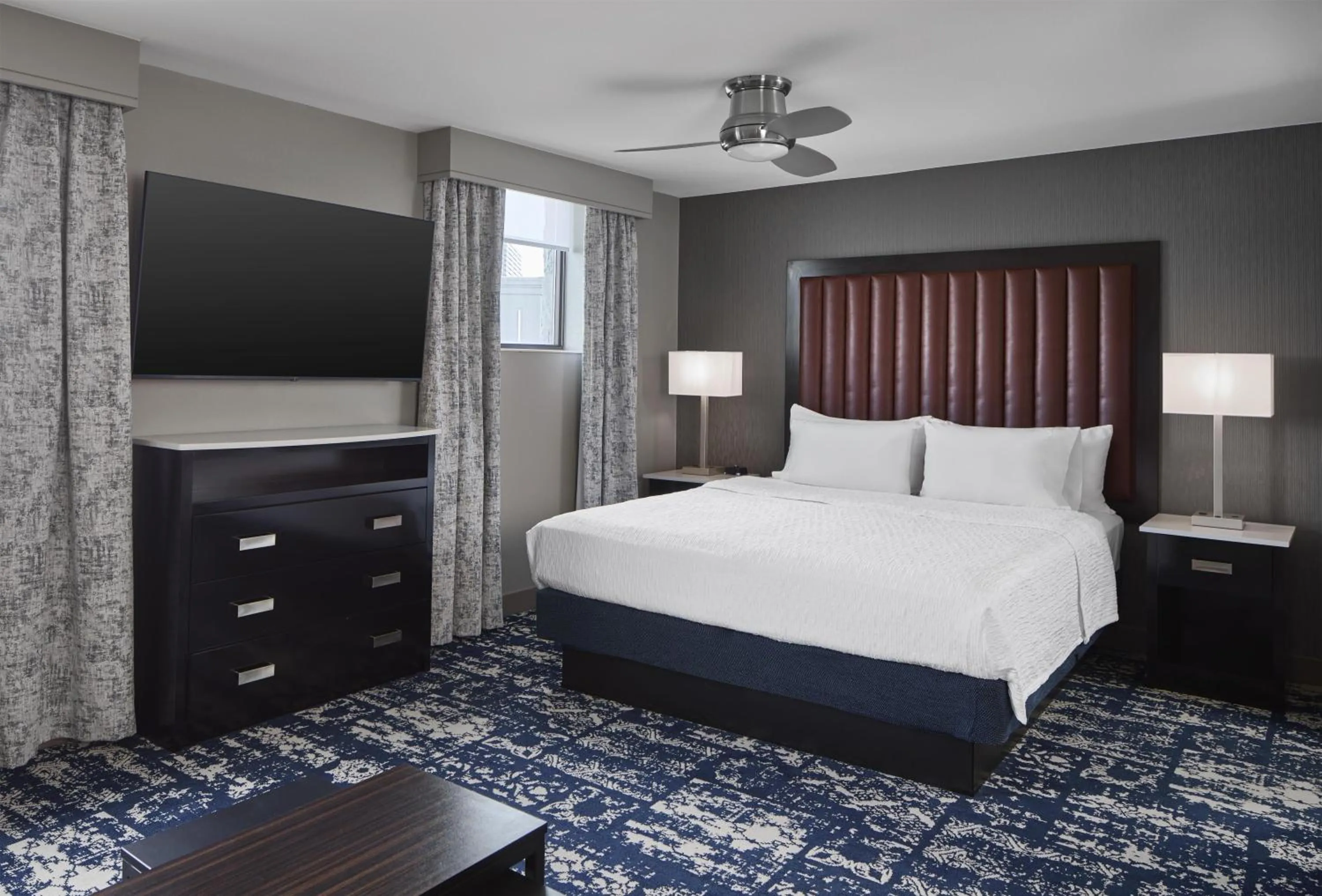 Bed in Homewood Suites Savannah Historic District/Riverfront