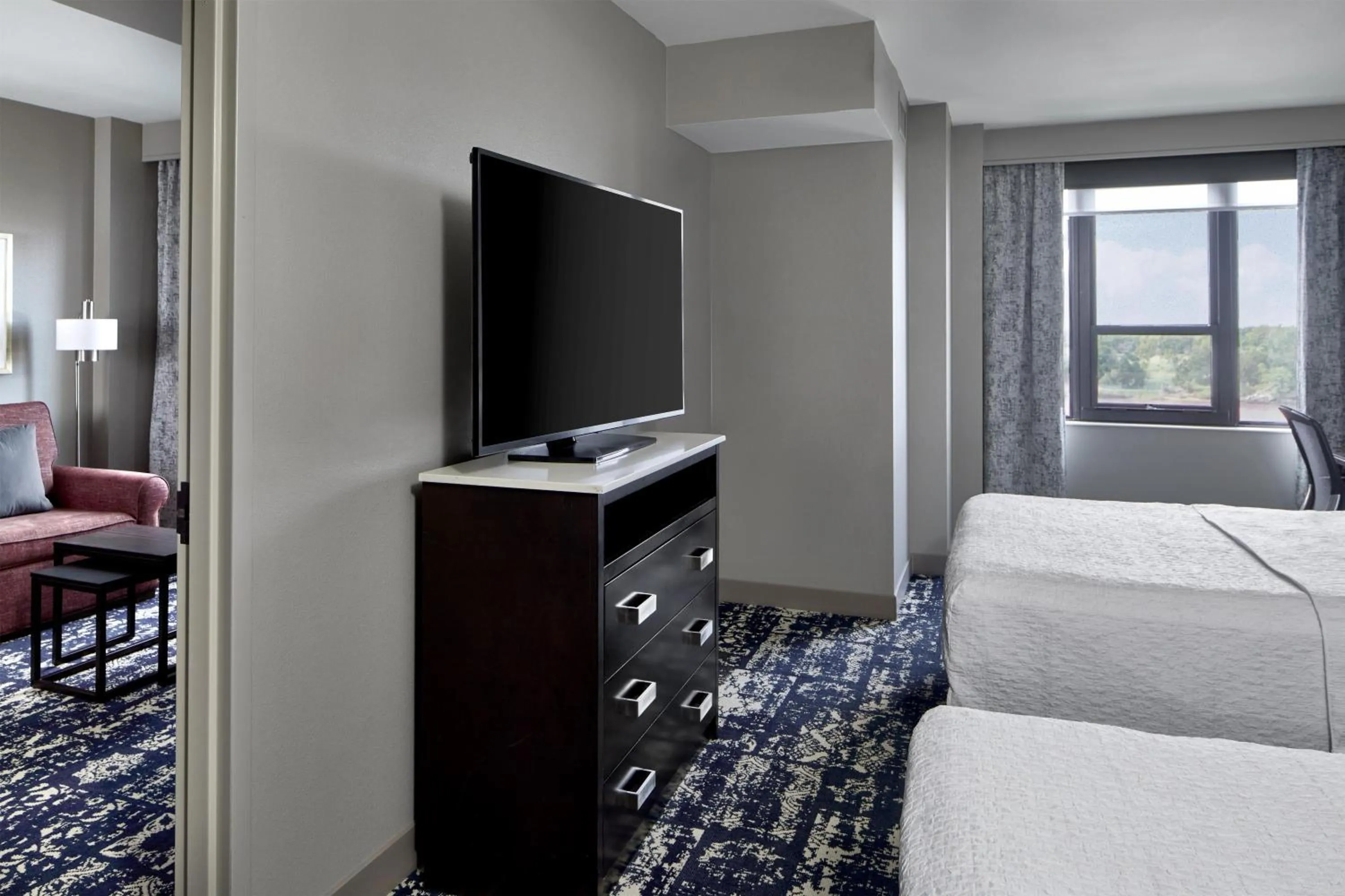 Bed in Homewood Suites Savannah Historic District/Riverfront