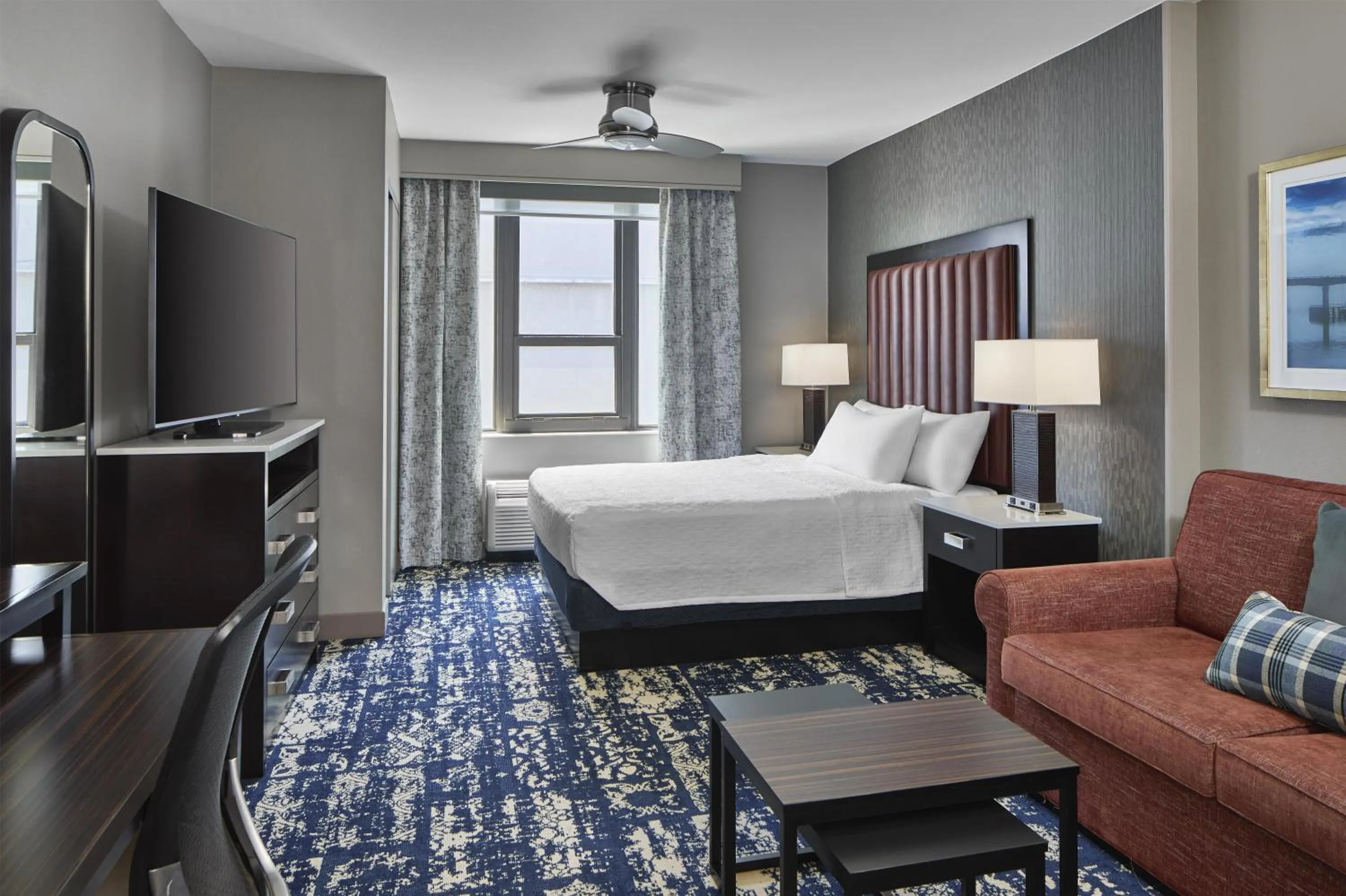 Living room, Bed in Homewood Suites Savannah Historic District/Riverfront