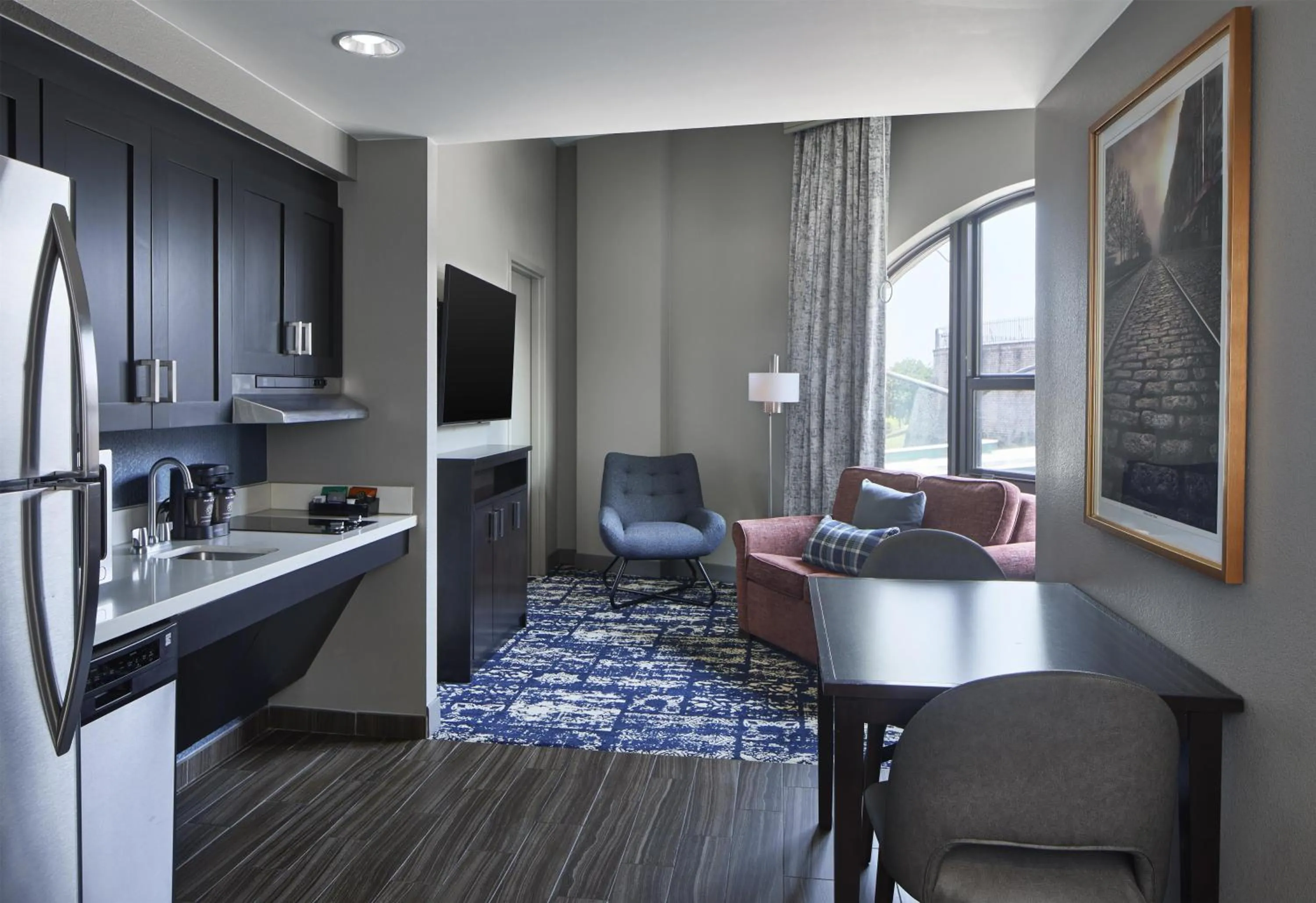 Kitchen or kitchenette in Homewood Suites Savannah Historic District/Riverfront