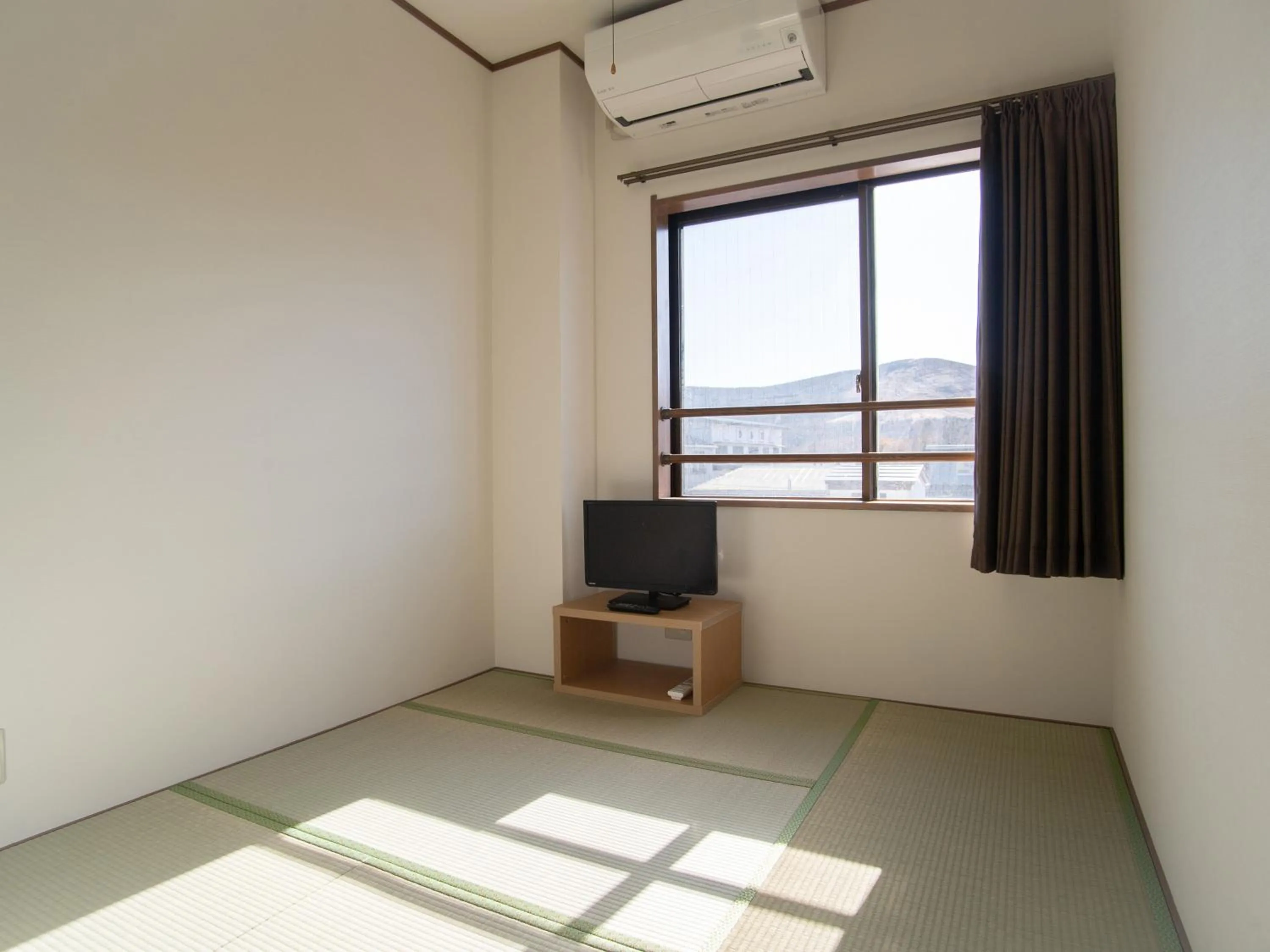 Photo of the whole room in Tabist Lakeside in Fujinami Yamanakako