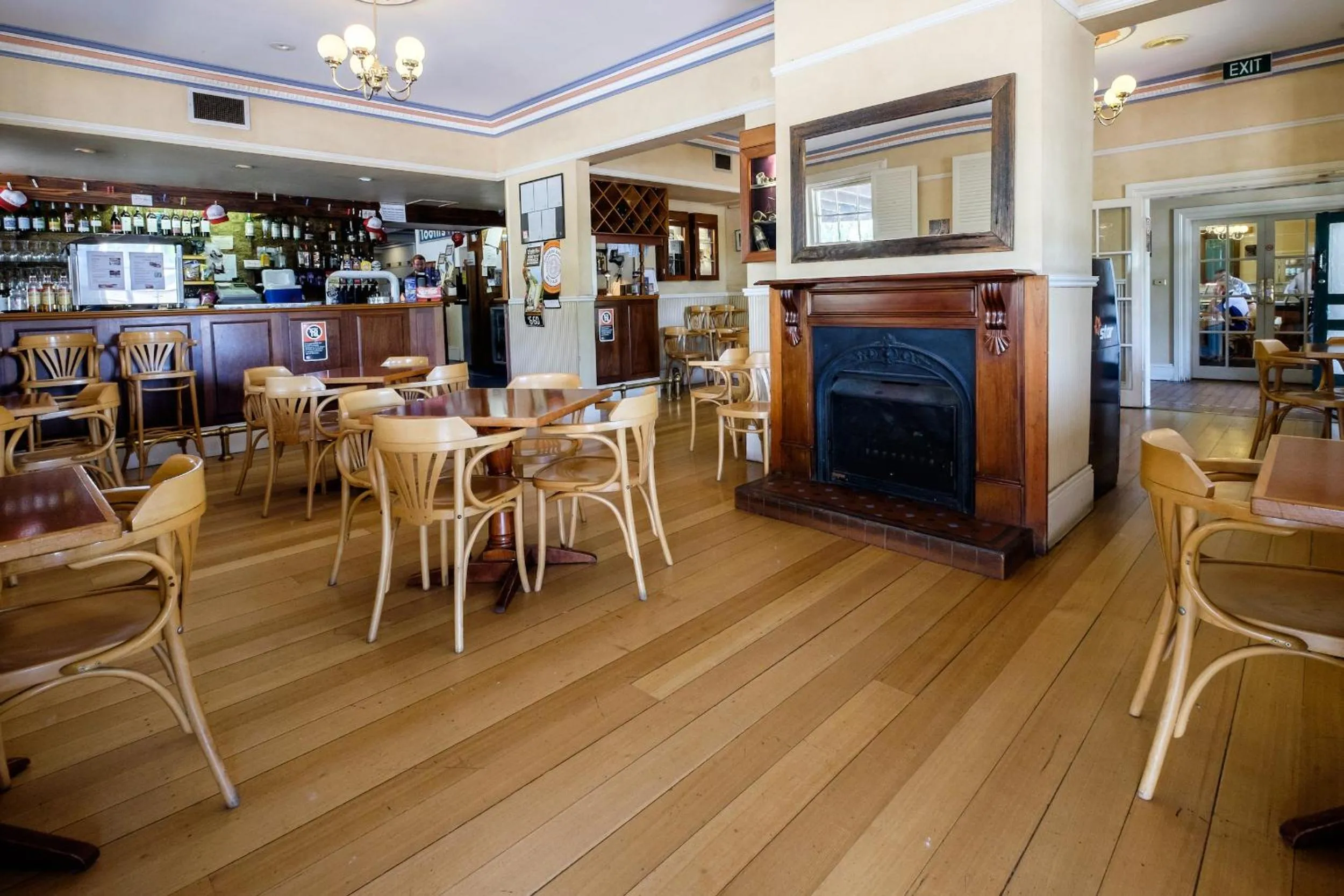 Meals in Peel Inn Hotel Nundle